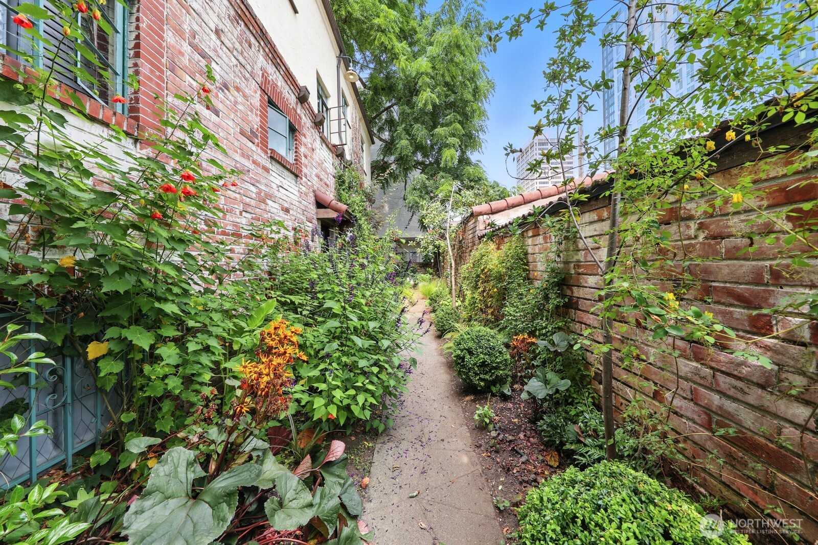 1106 NE 42nd Street Unit: 19