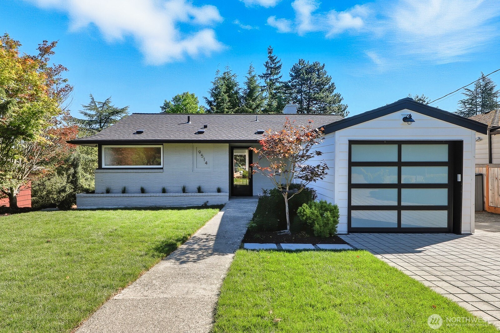 9514 44th Avenue NE