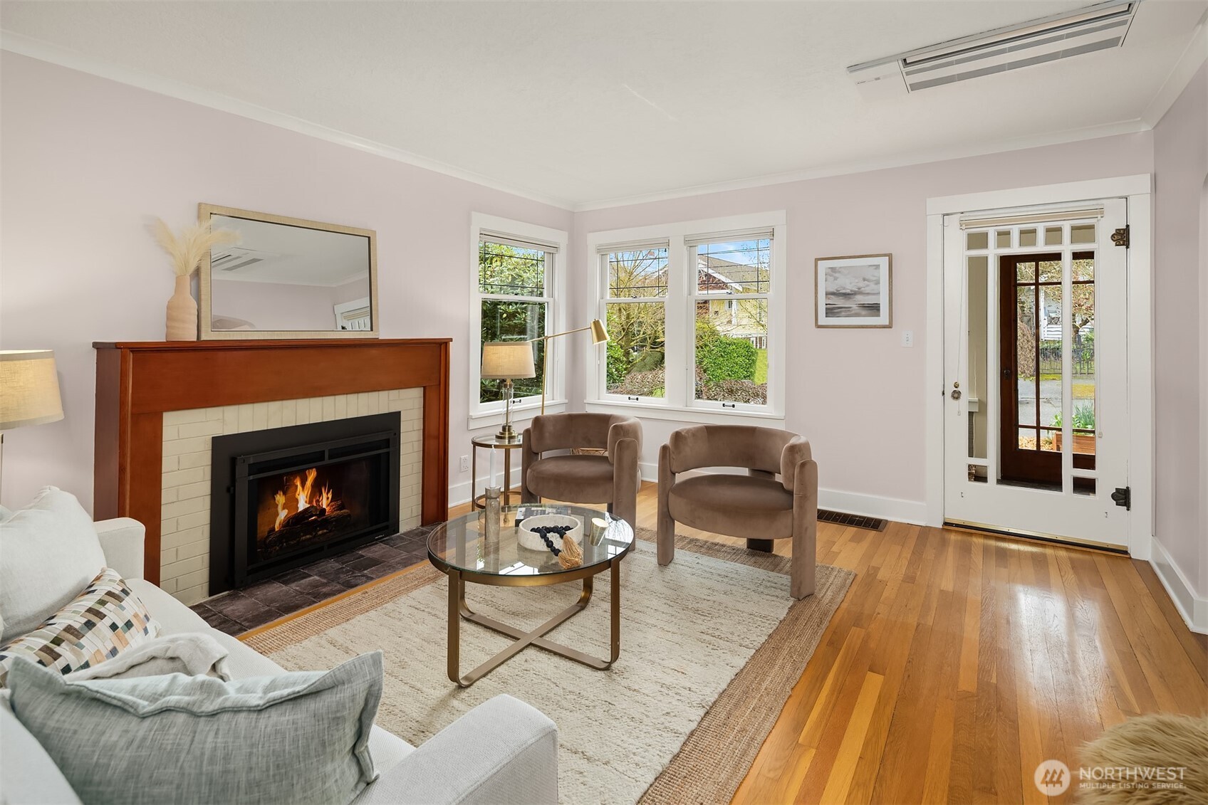 3818 Corliss Avenue N