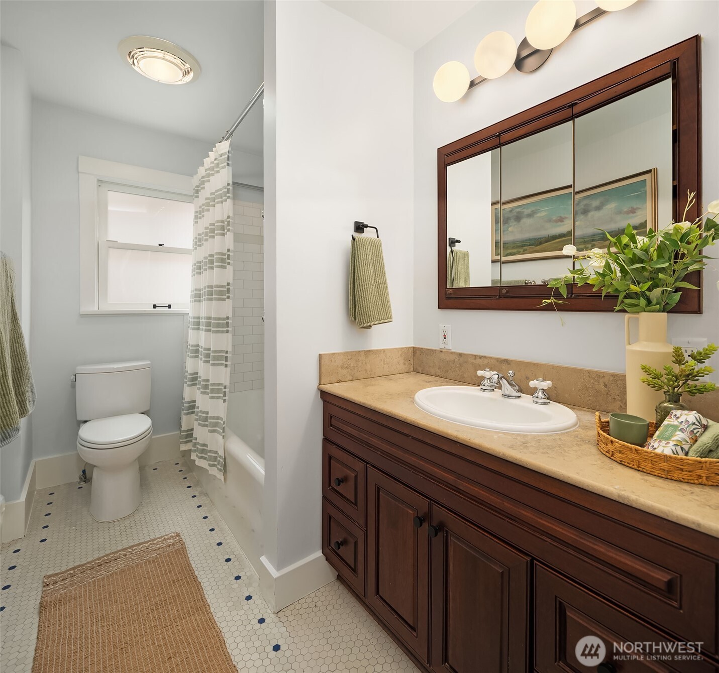 3818 Corliss Avenue N