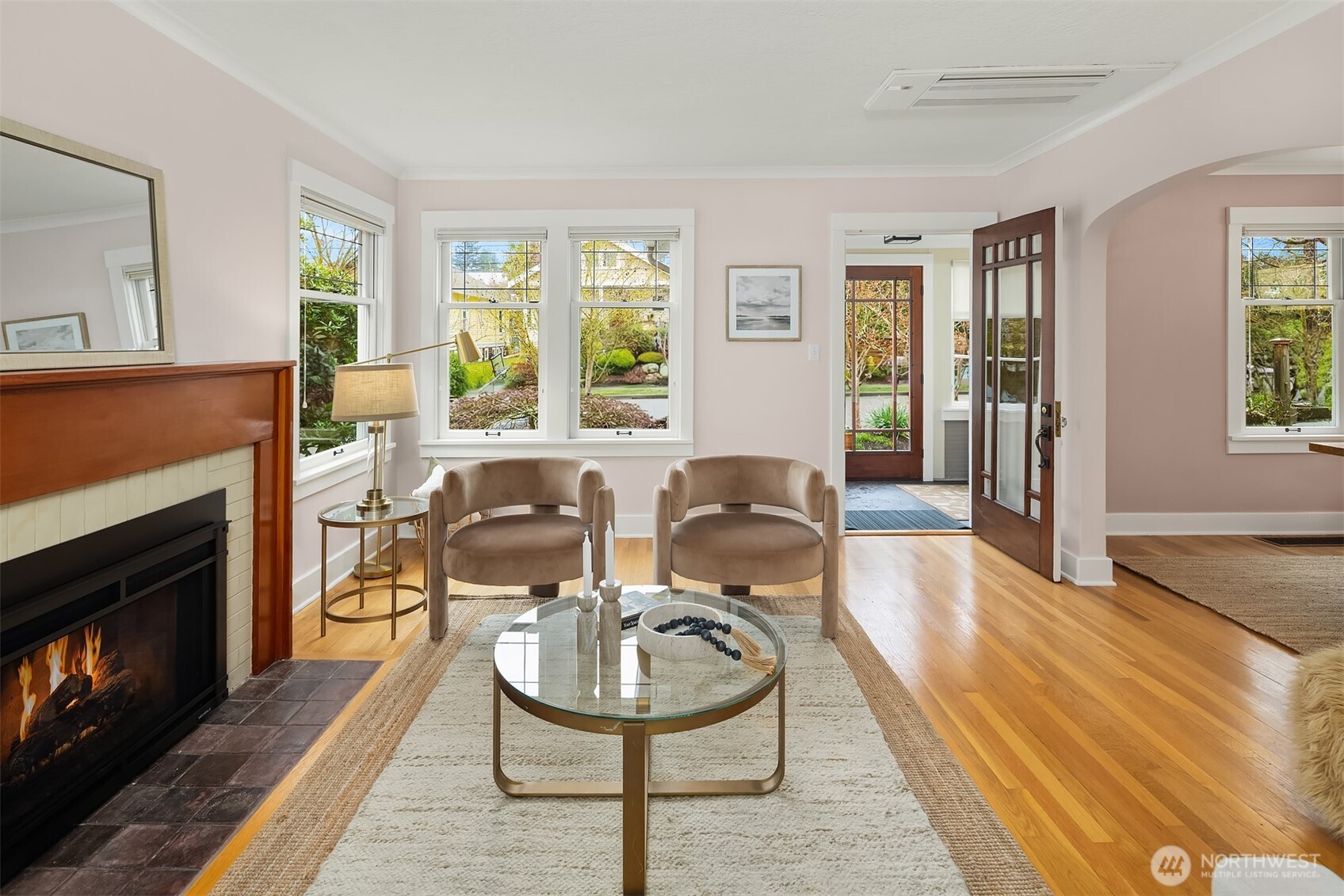 3818 Corliss Avenue N