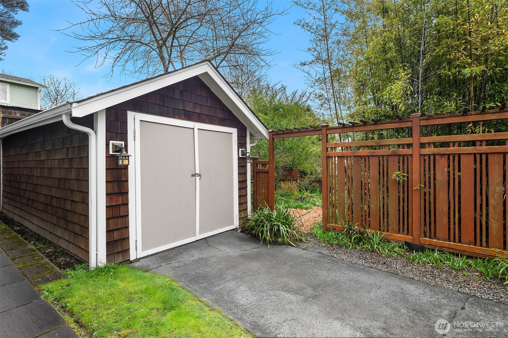 3818 Corliss Avenue N