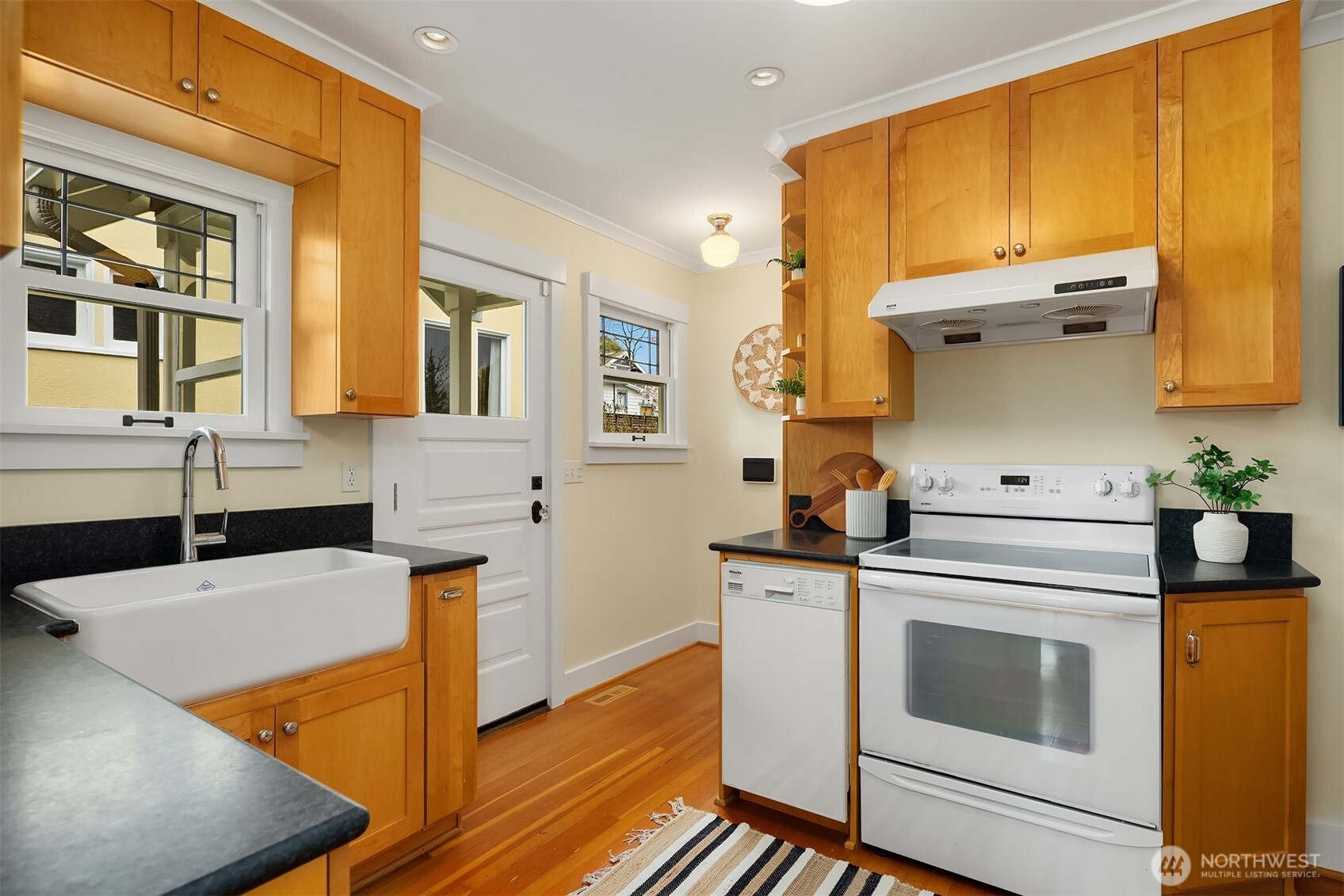 3818 Corliss Avenue N