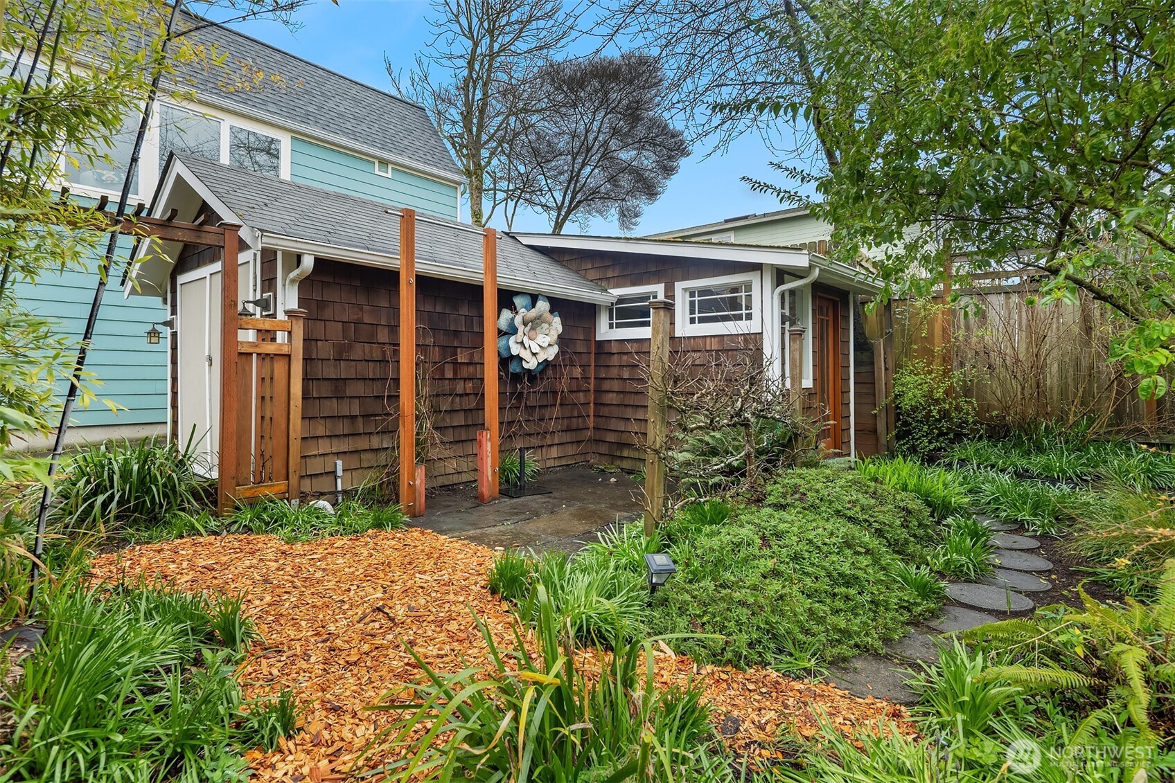 3818 Corliss Avenue N