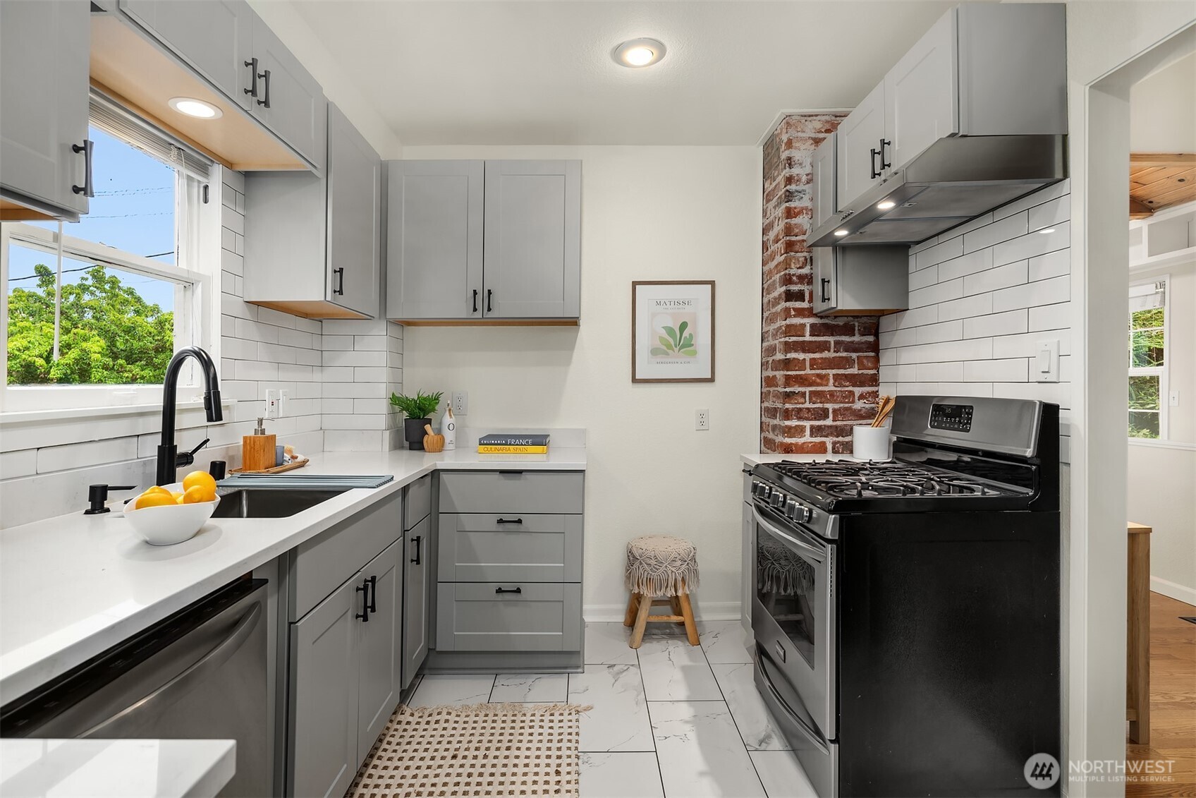 3707 SW Juneau Street