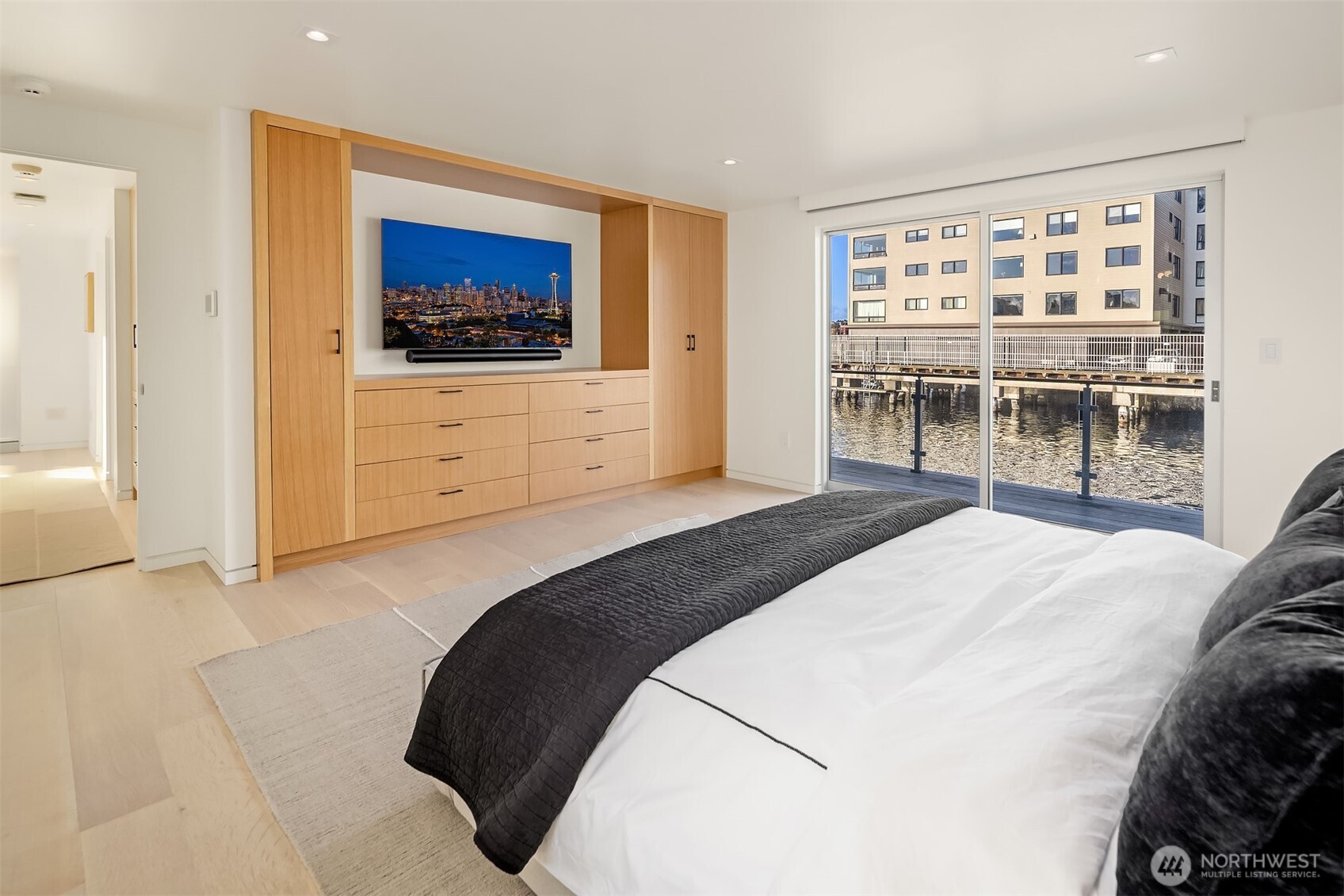 2241 Fairview Avenue E Unit: B
