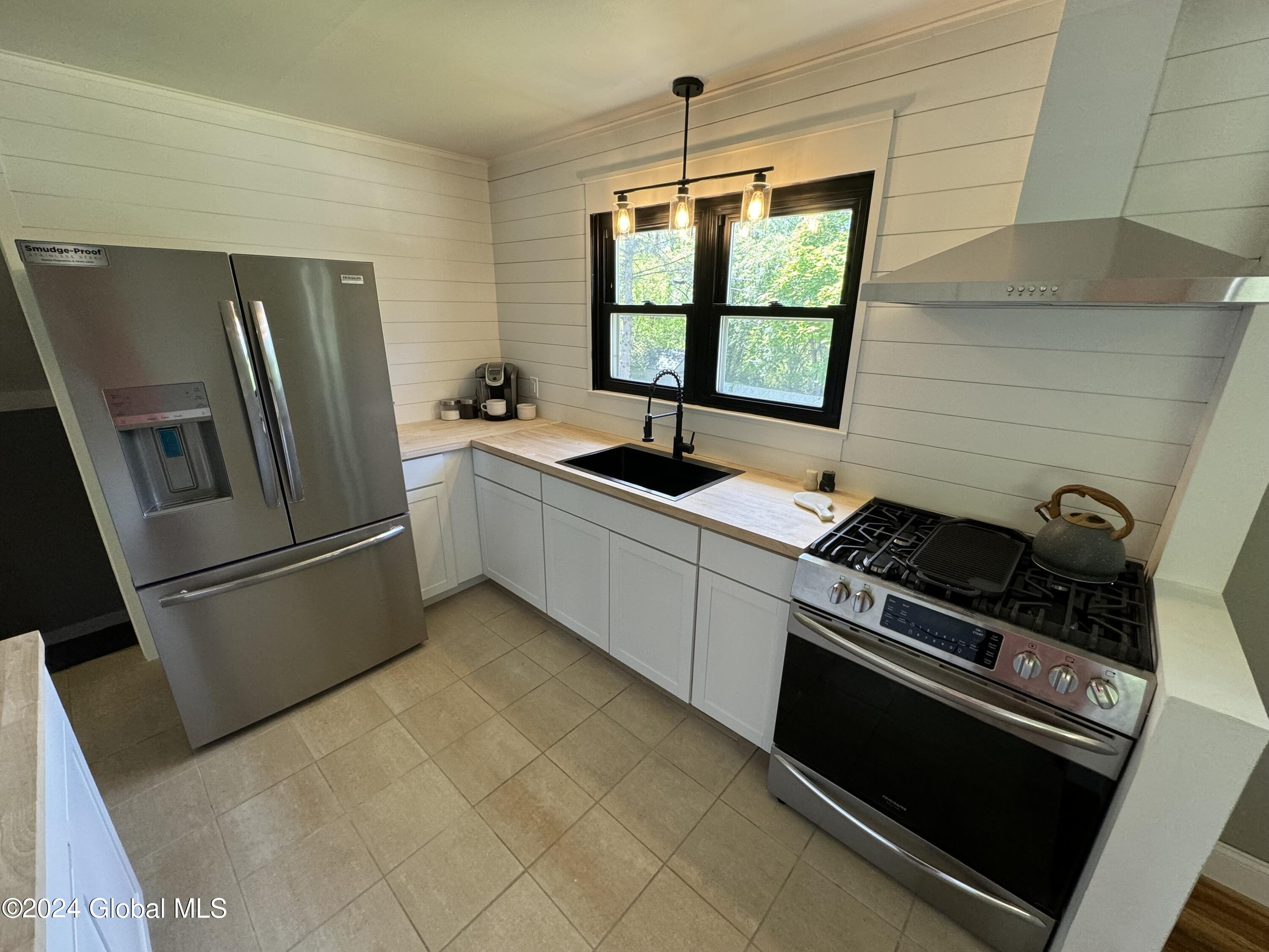 2203 Webster Drive