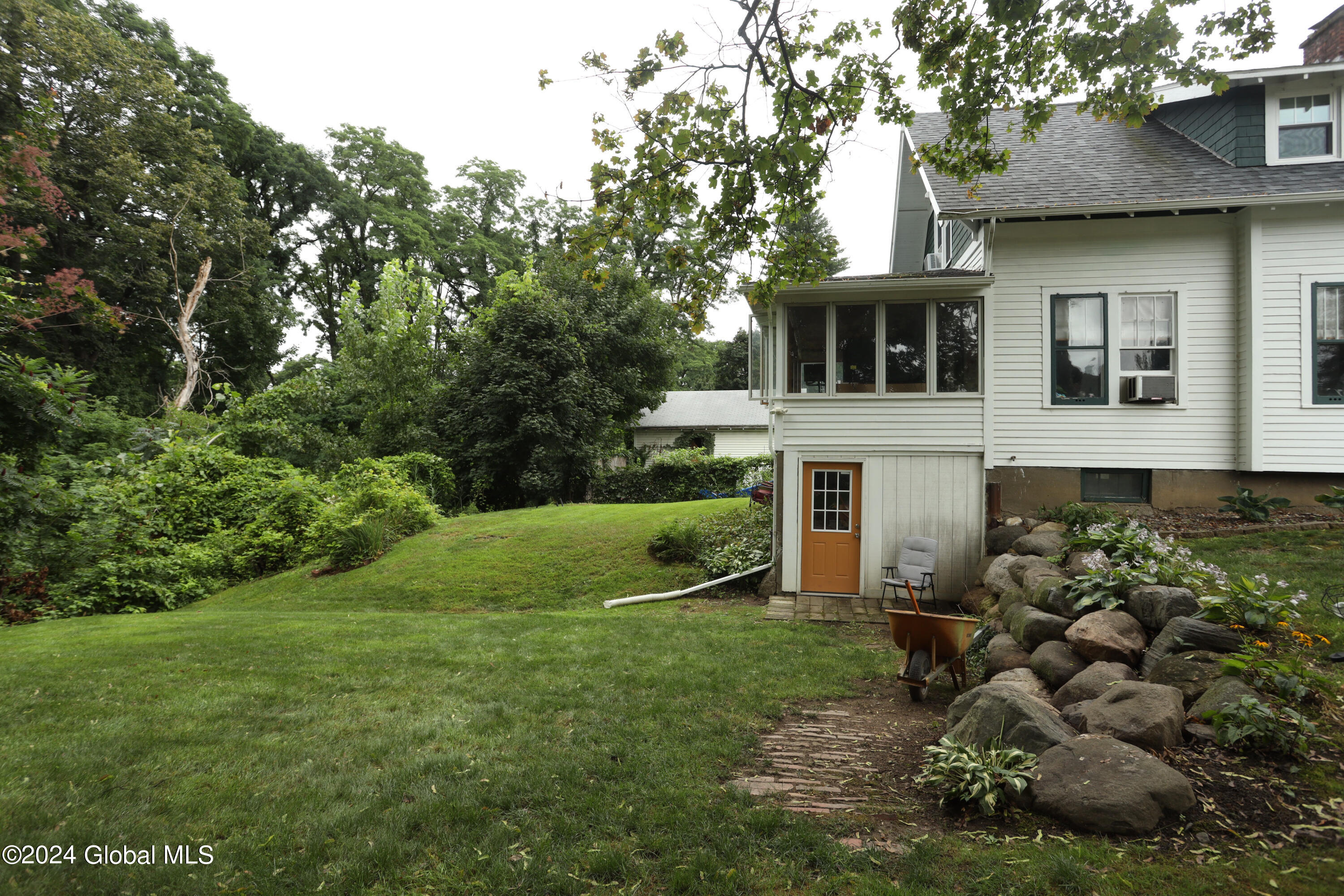 7 Lincoln Terrace