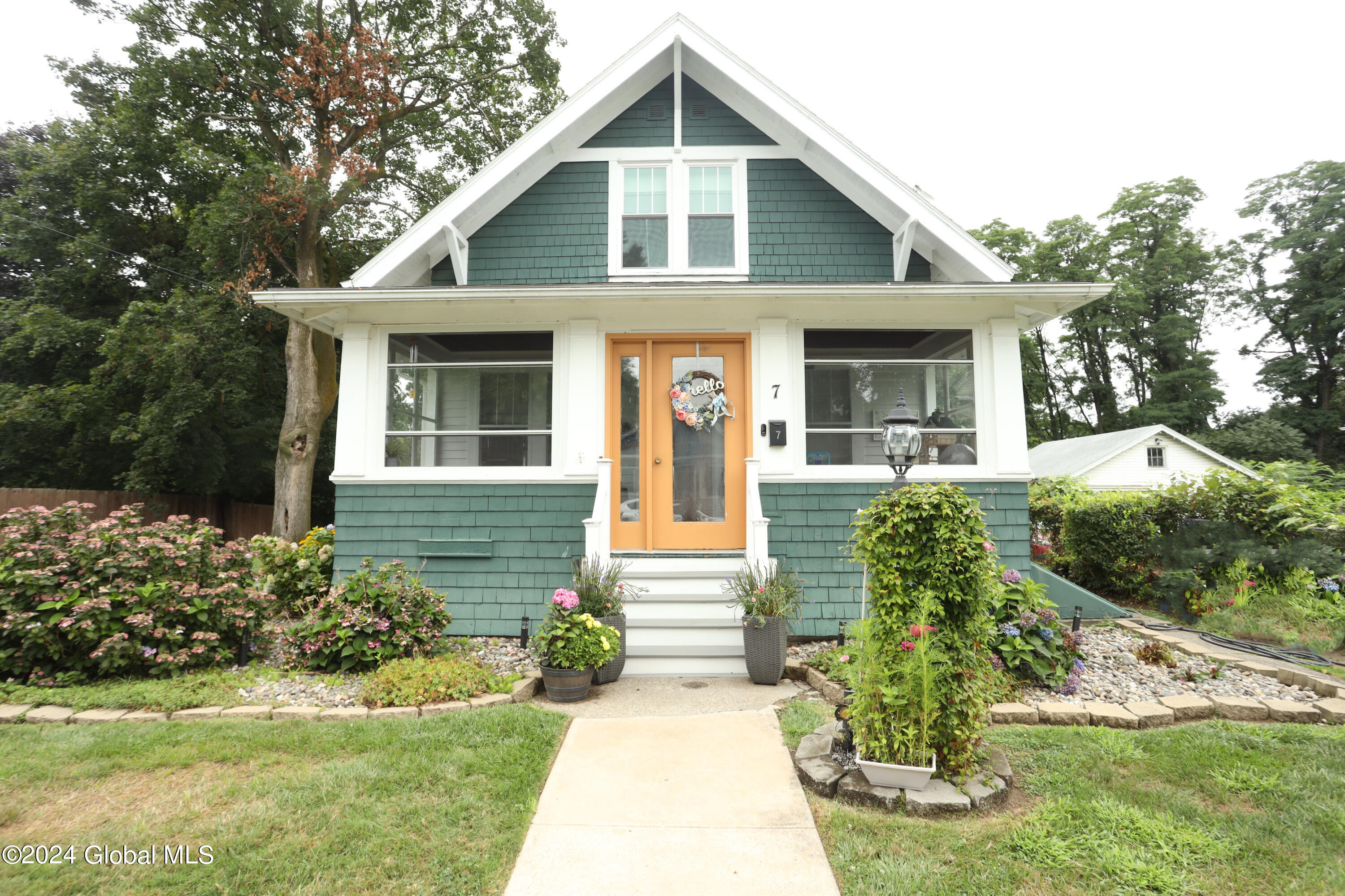 7 Lincoln Terrace
