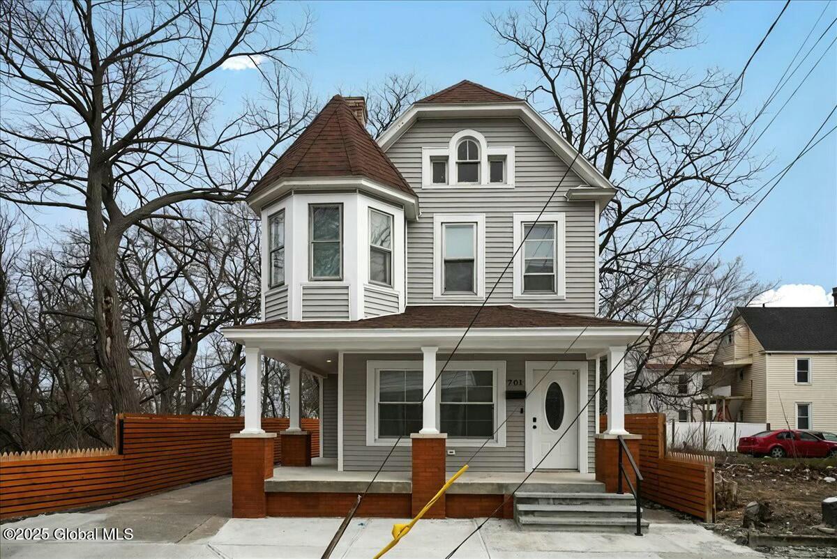 701 Vale Place