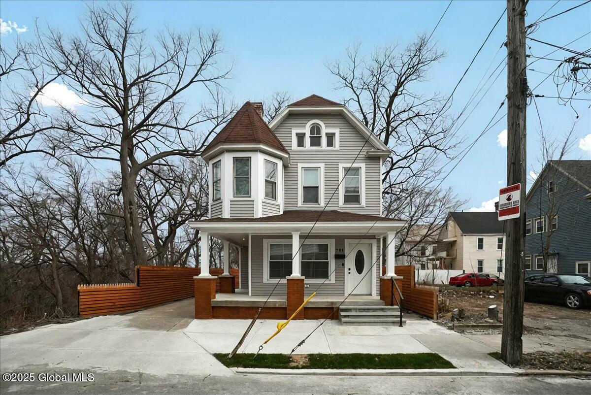 701 Vale Place