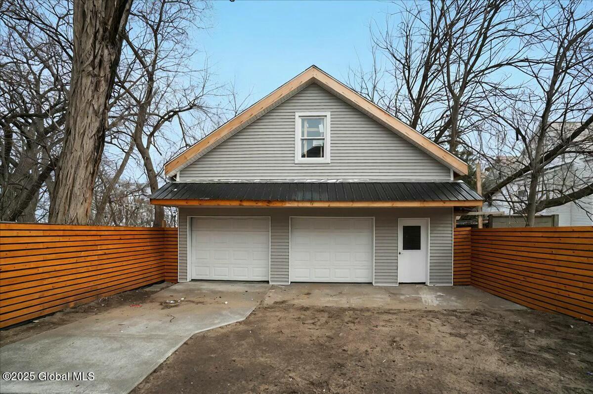 701 Vale Place