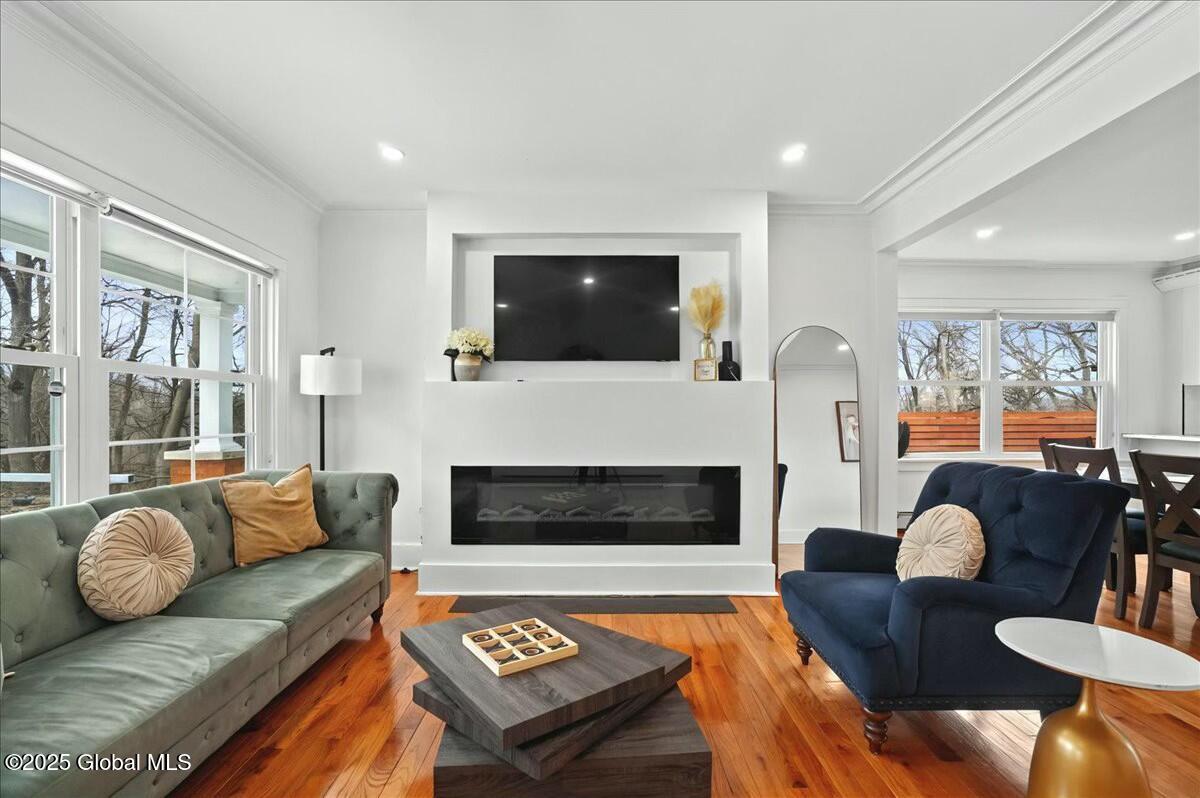 701 Vale Place