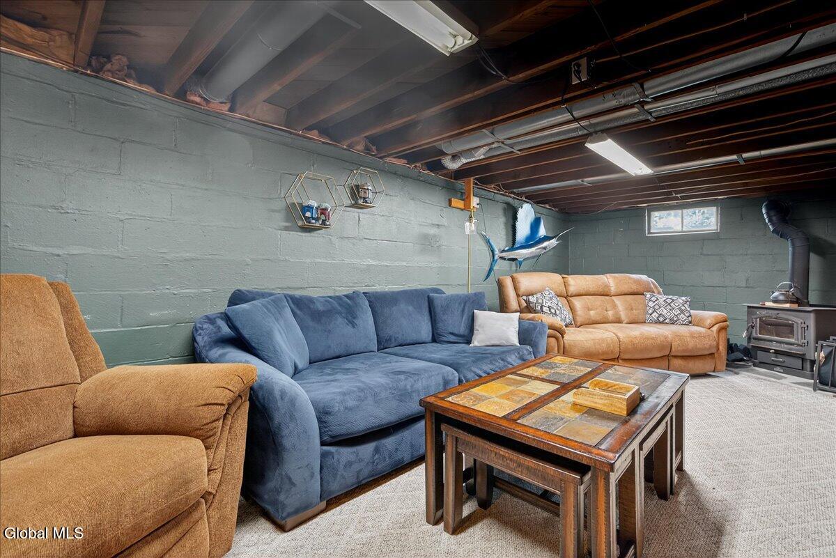 1022 W Claremont Avenue