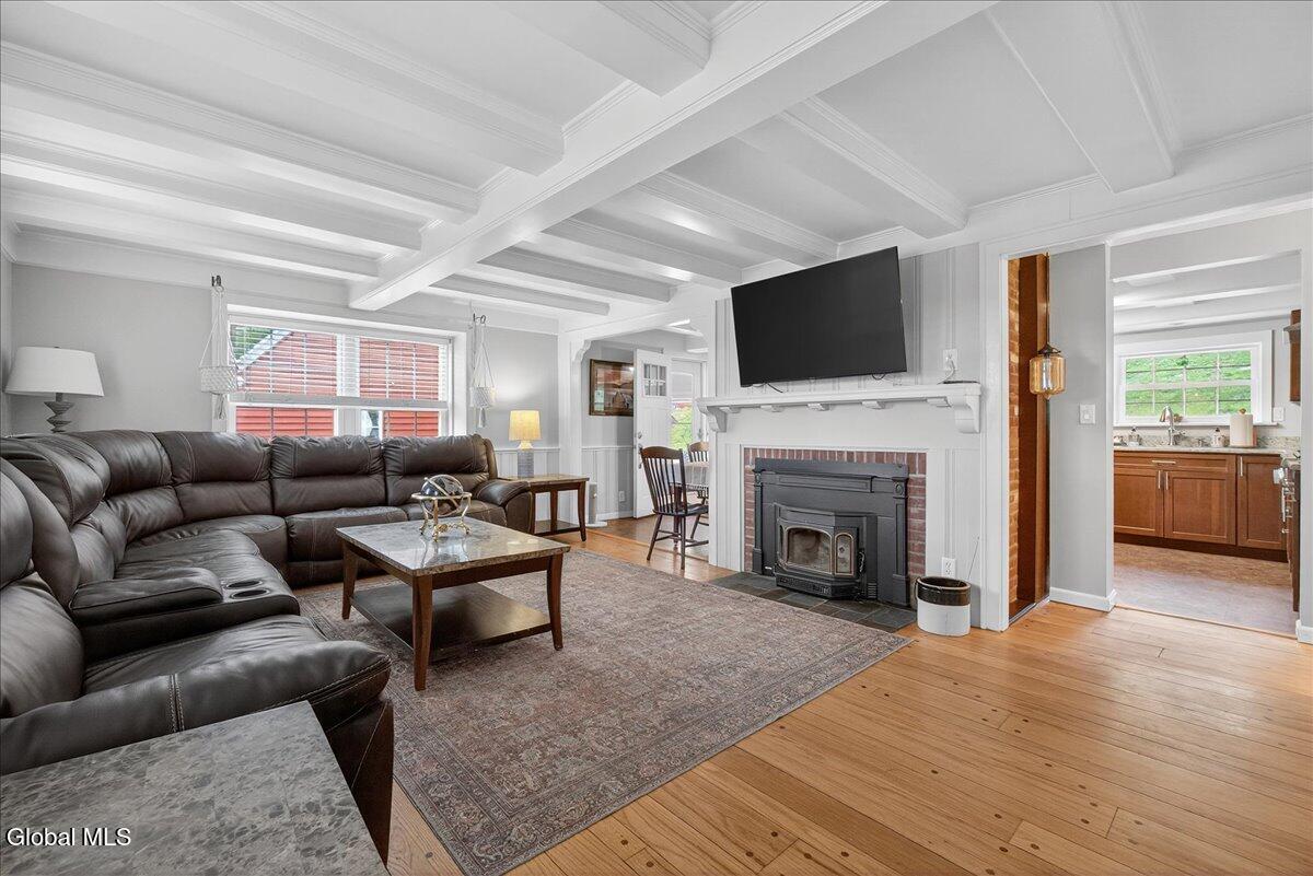 3682 Mariaville Road