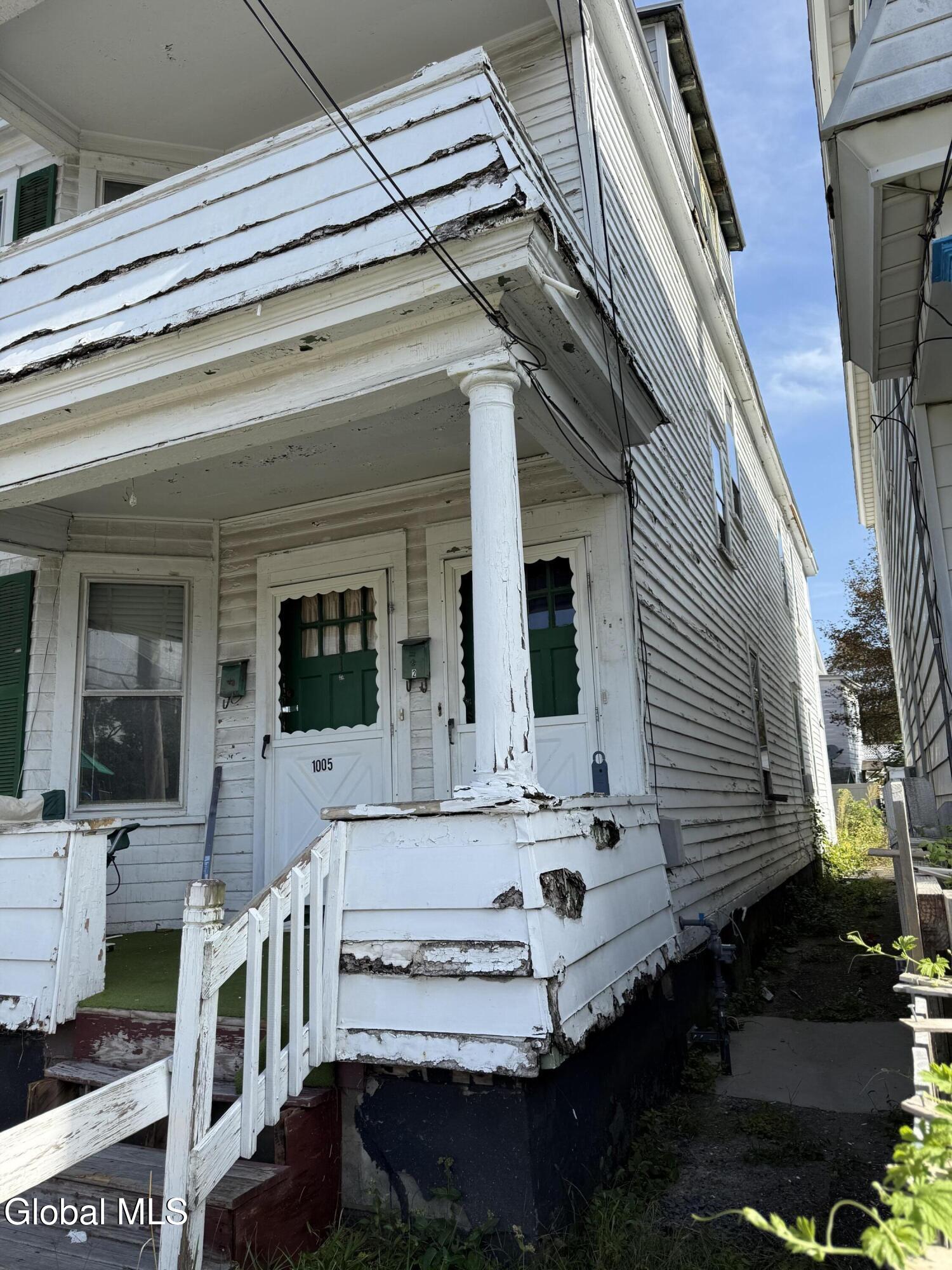 1005 Congress Street