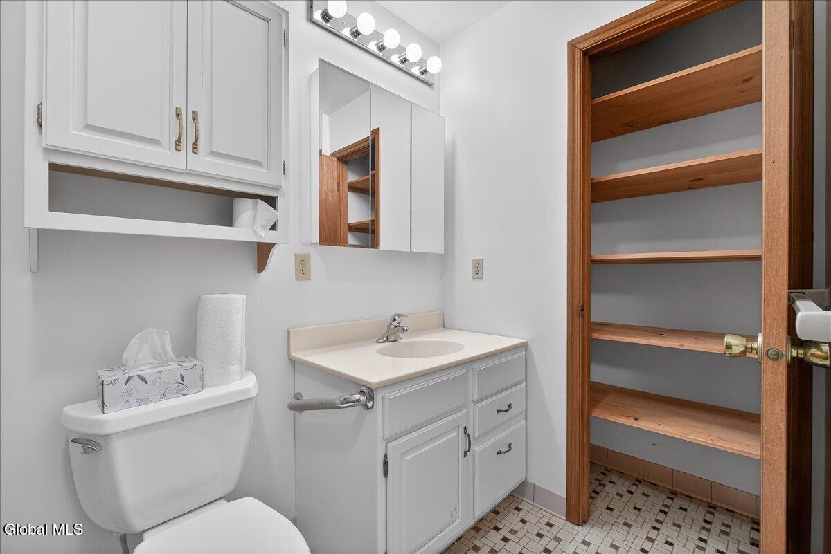 2507 Augustine Avenue