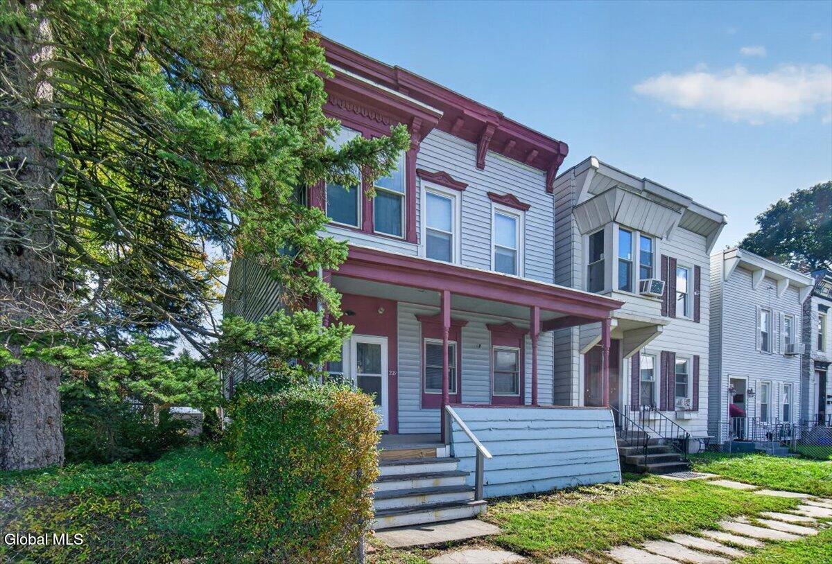 270 4th Avenue