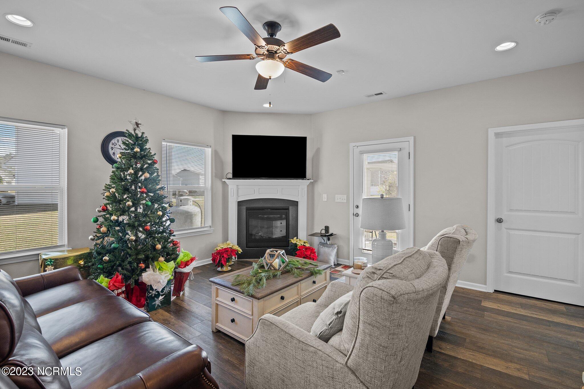 211 Timberline Oak Drive