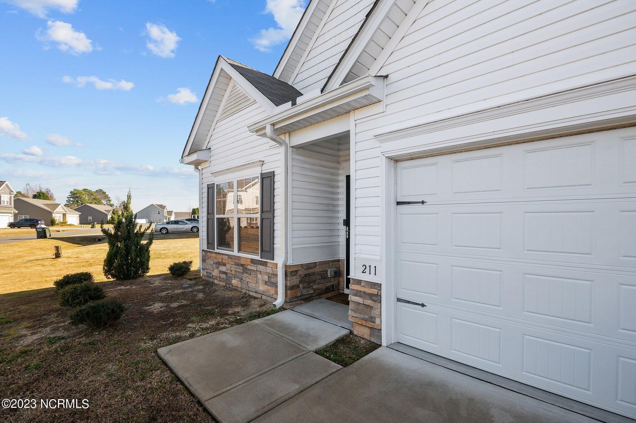 211 Timberline Oak Drive