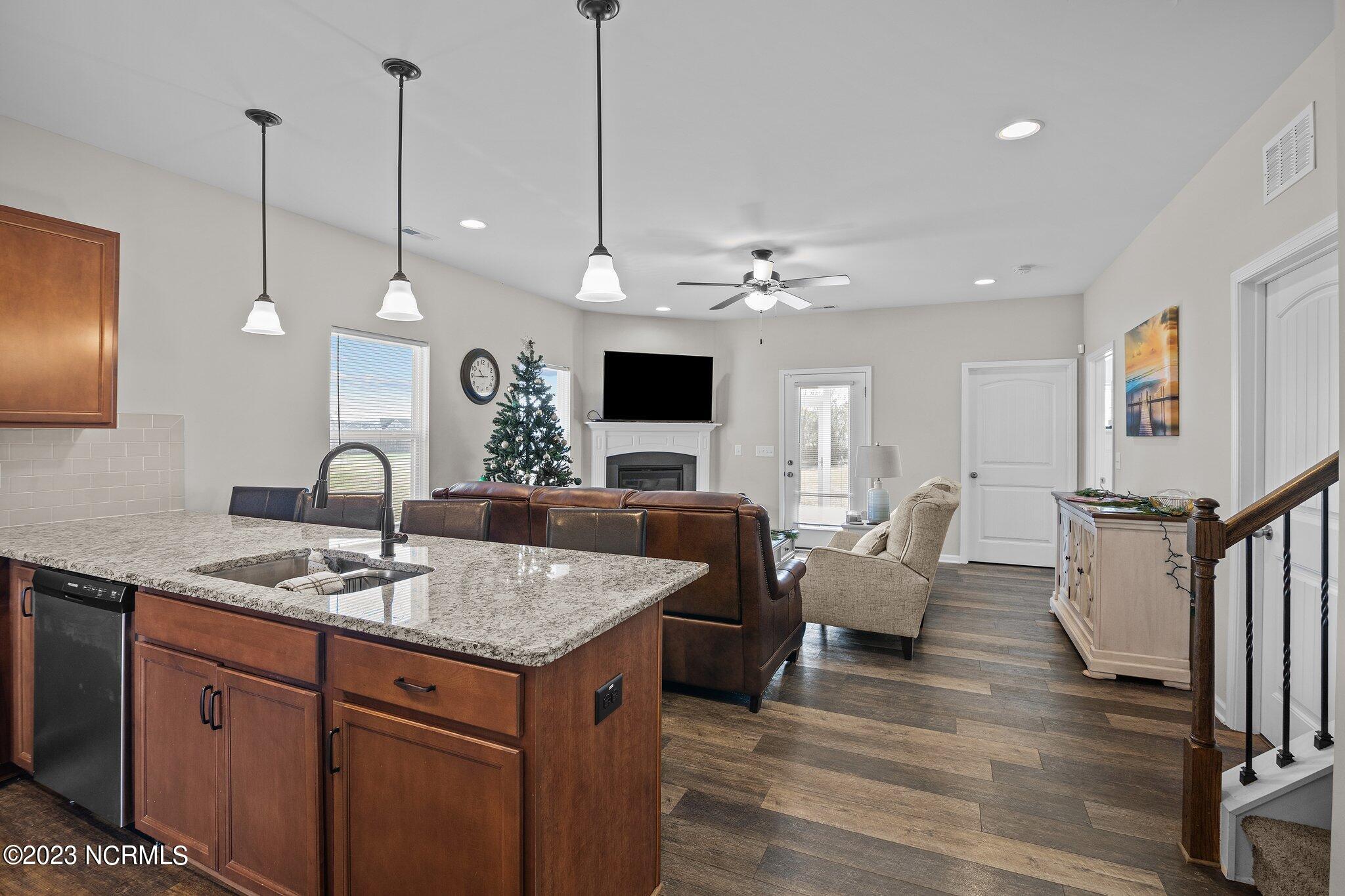 211 Timberline Oak Drive