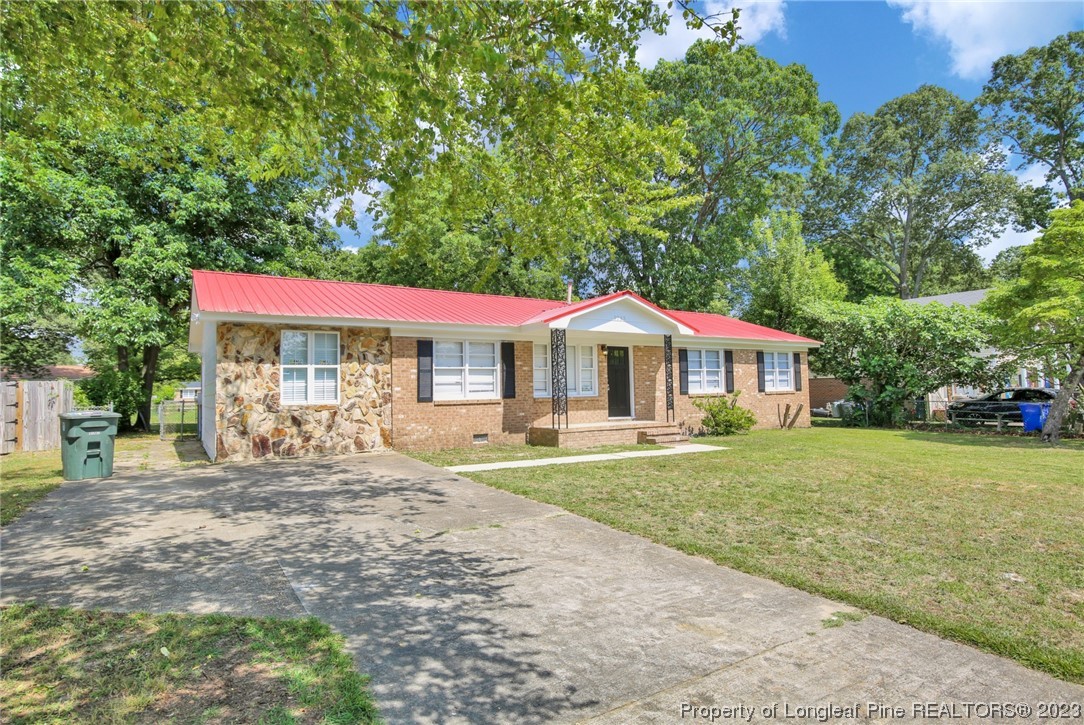 1233 Kienast Drive