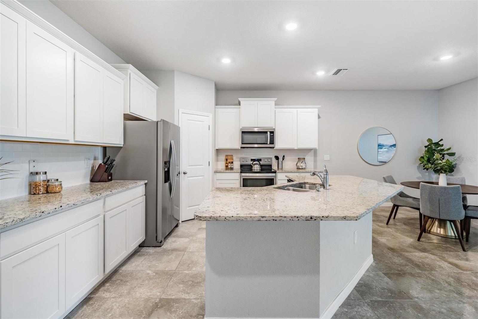 7828 STONEBROOK CIR