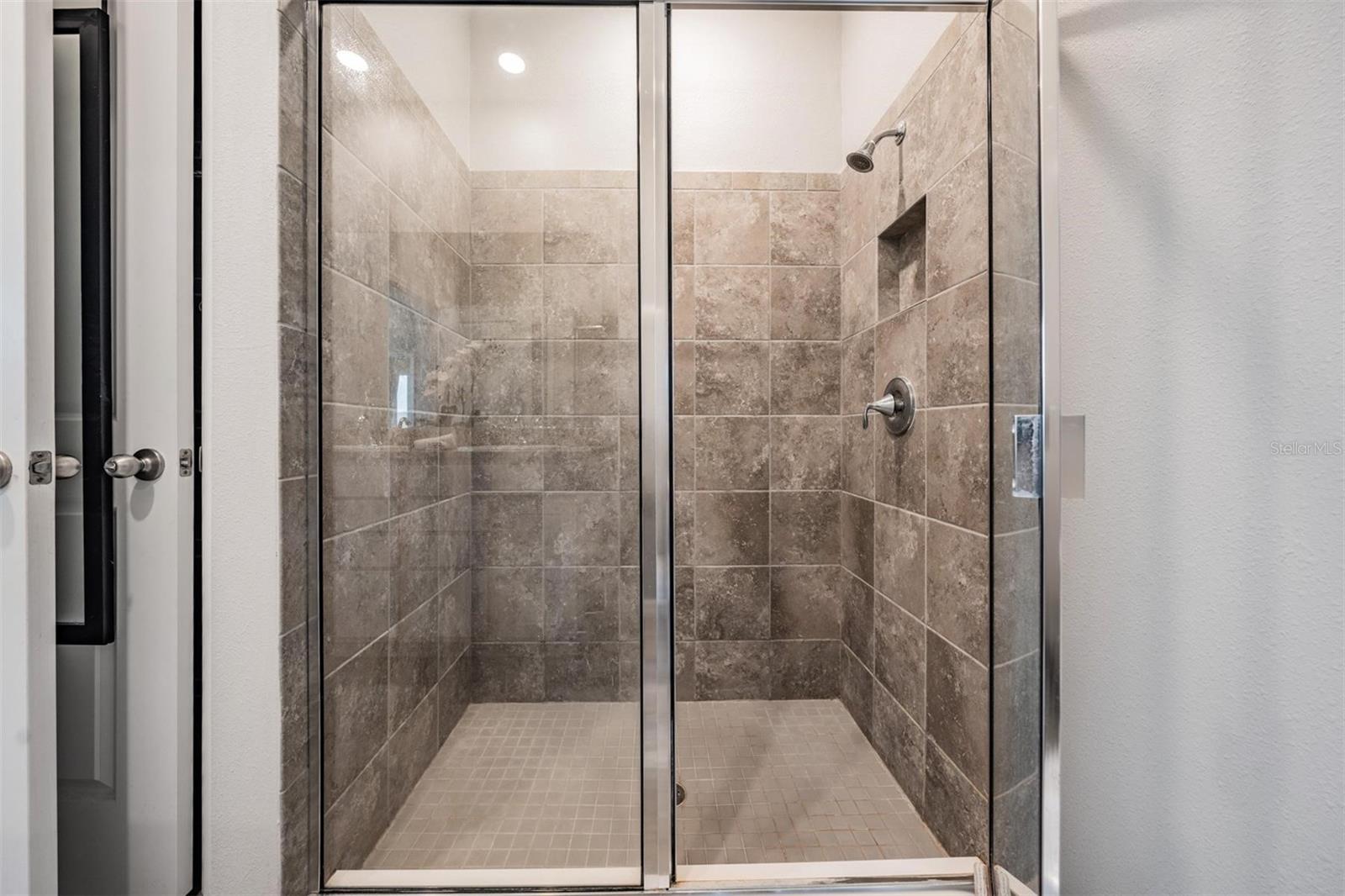 7828 STONEBROOK CIR