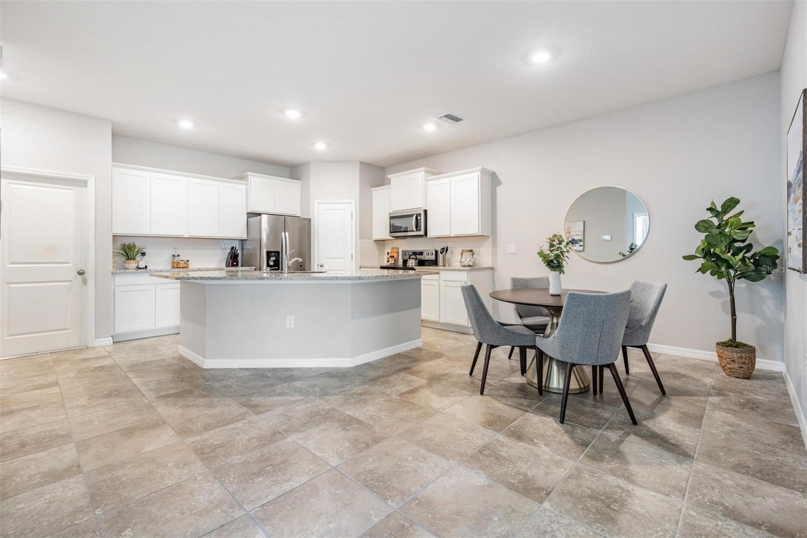 7828 STONEBROOK CIR