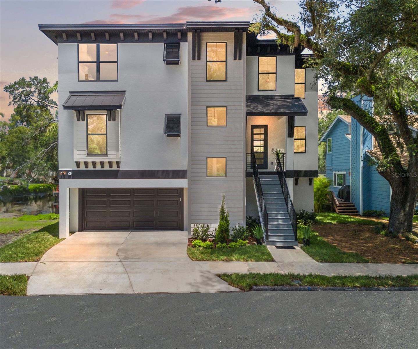 321 W HANLON ST