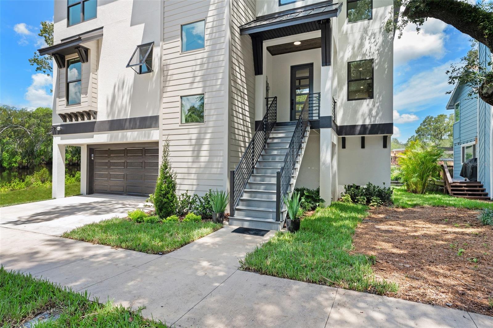 321 W HANLON ST