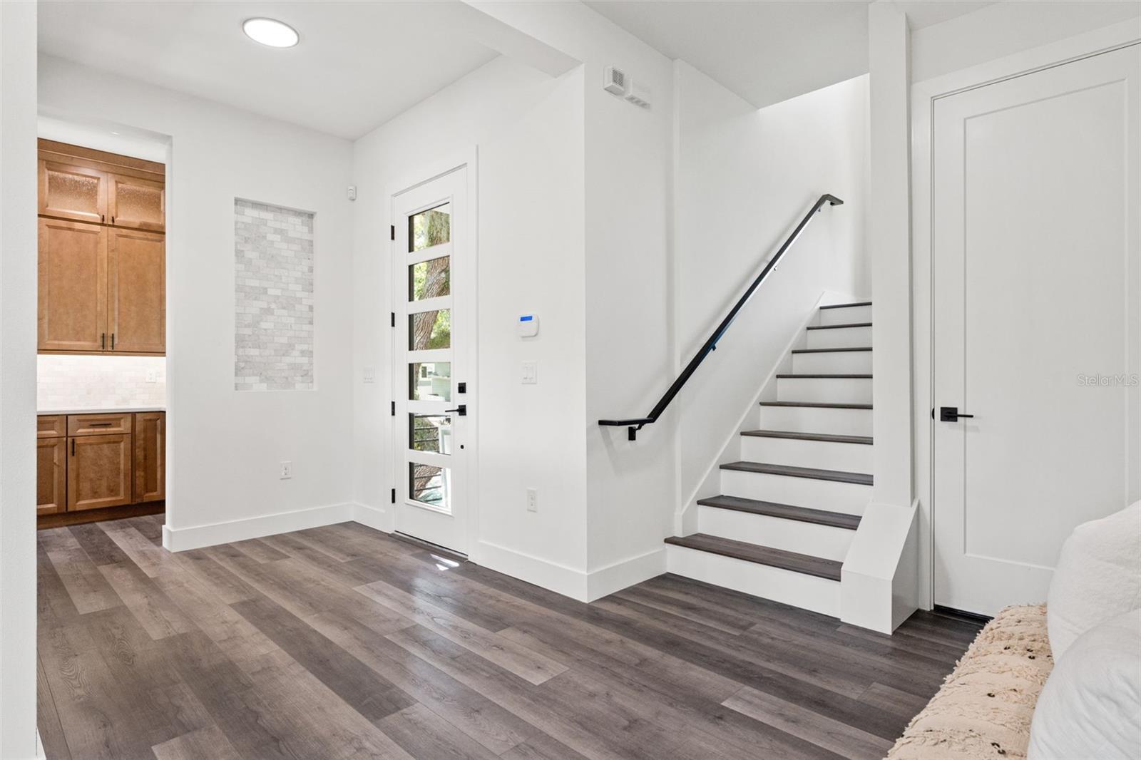 321 W HANLON ST