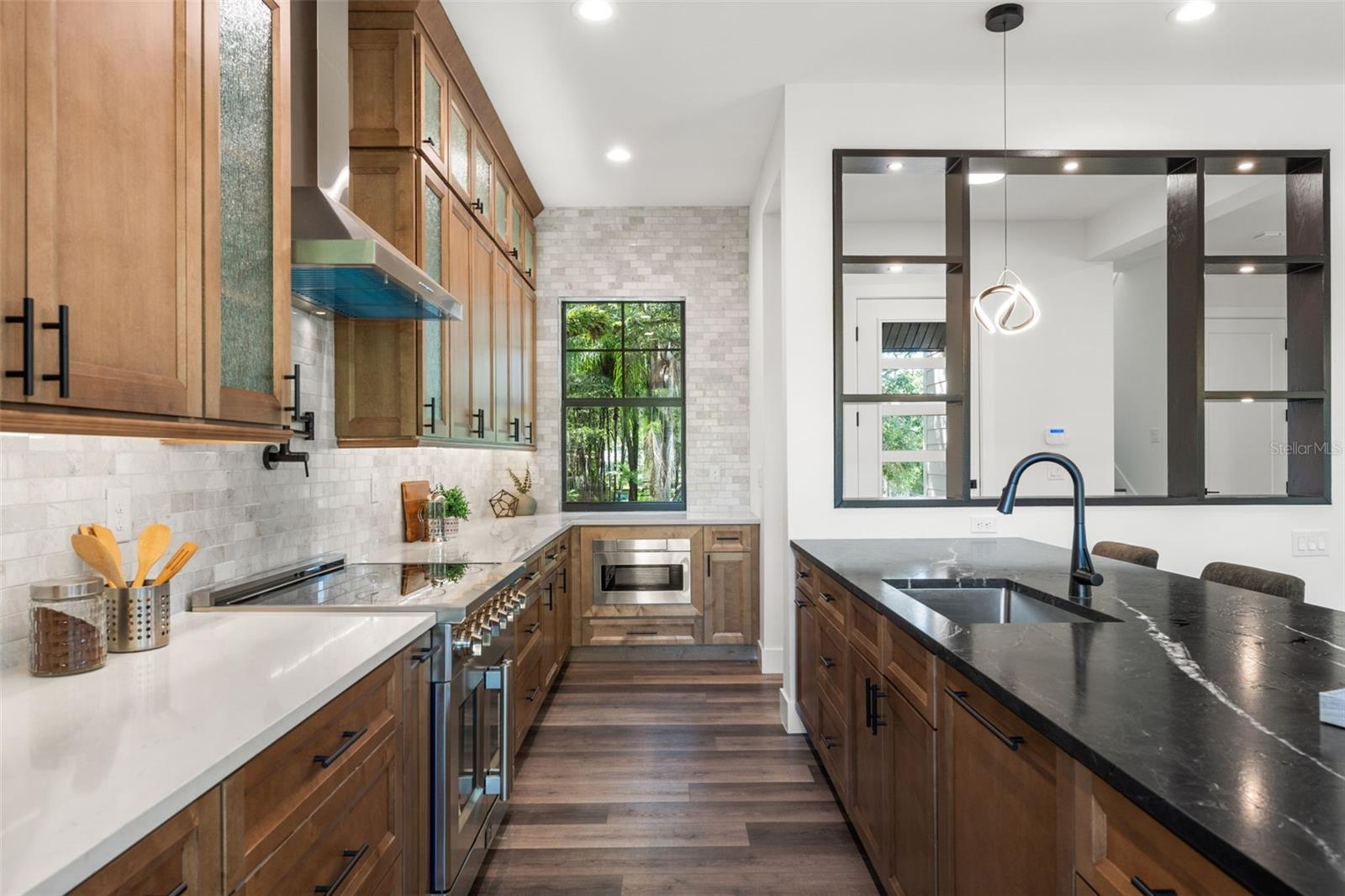 321 W HANLON ST