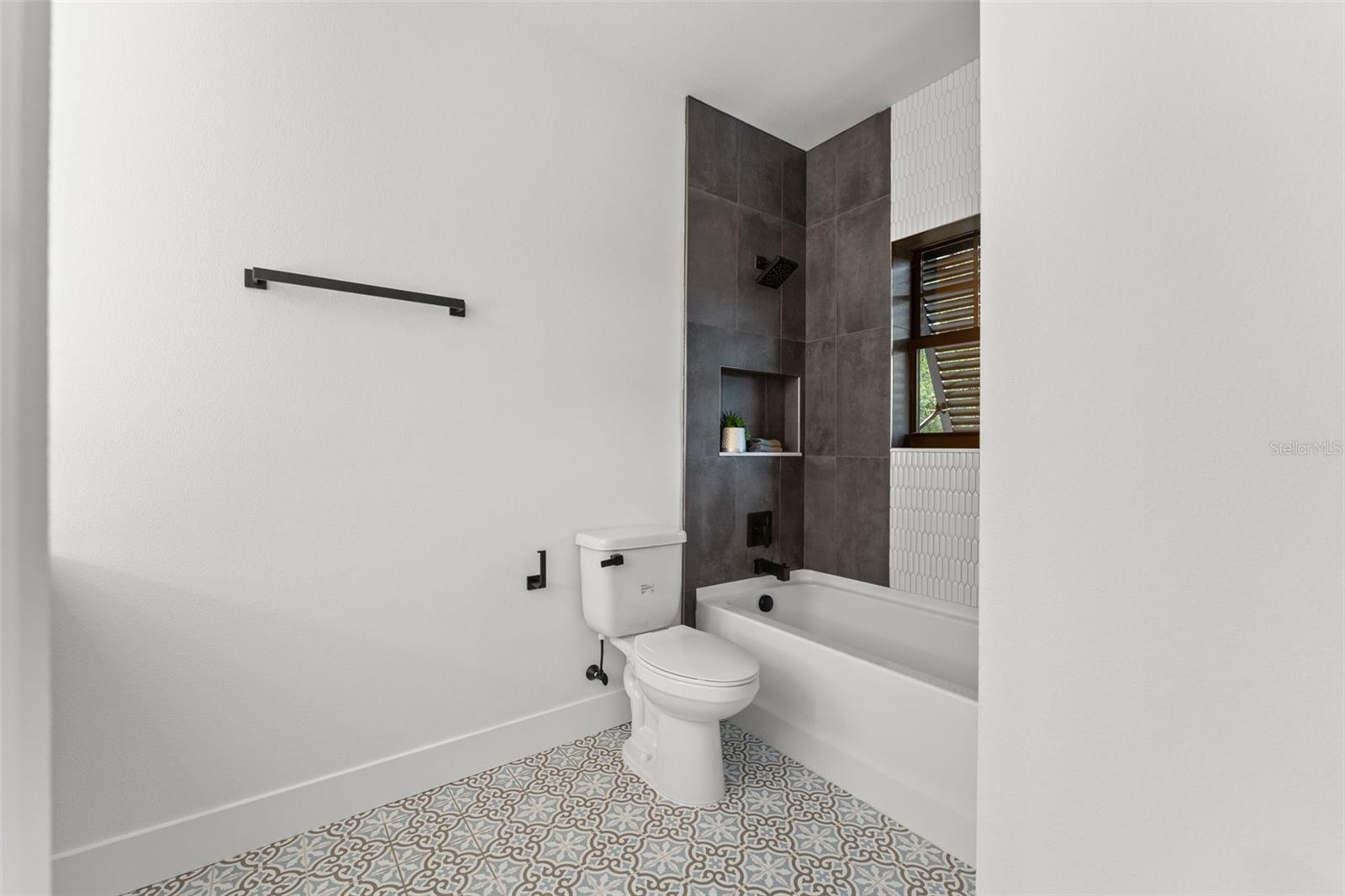 321 W HANLON ST