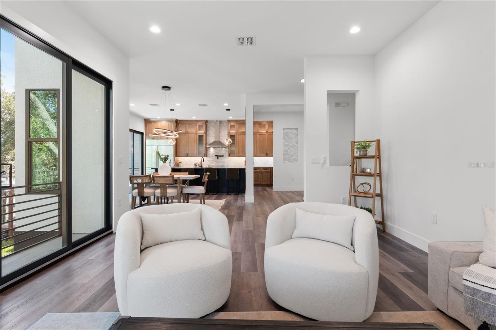 321 W HANLON ST