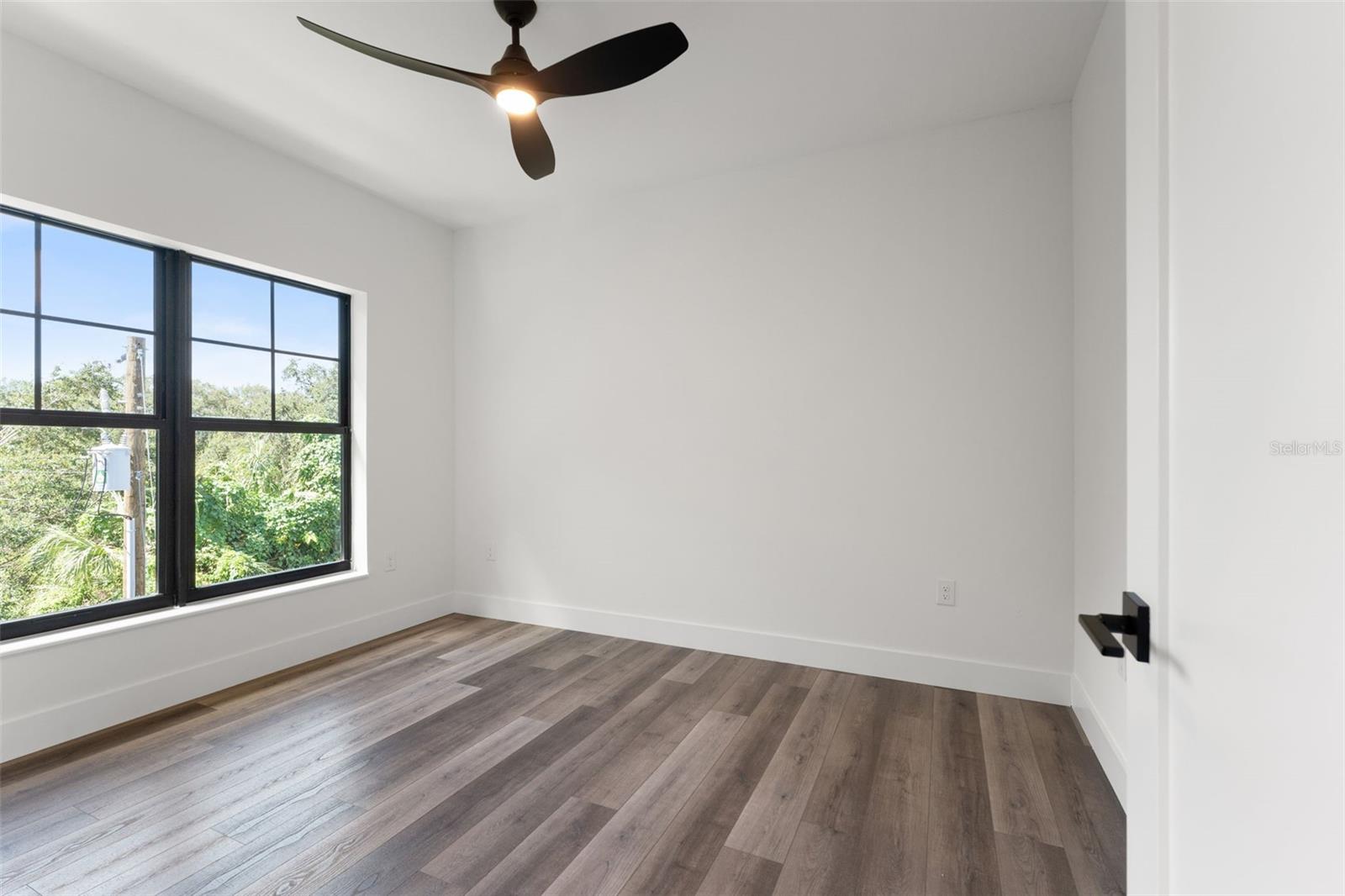 321 W HANLON ST