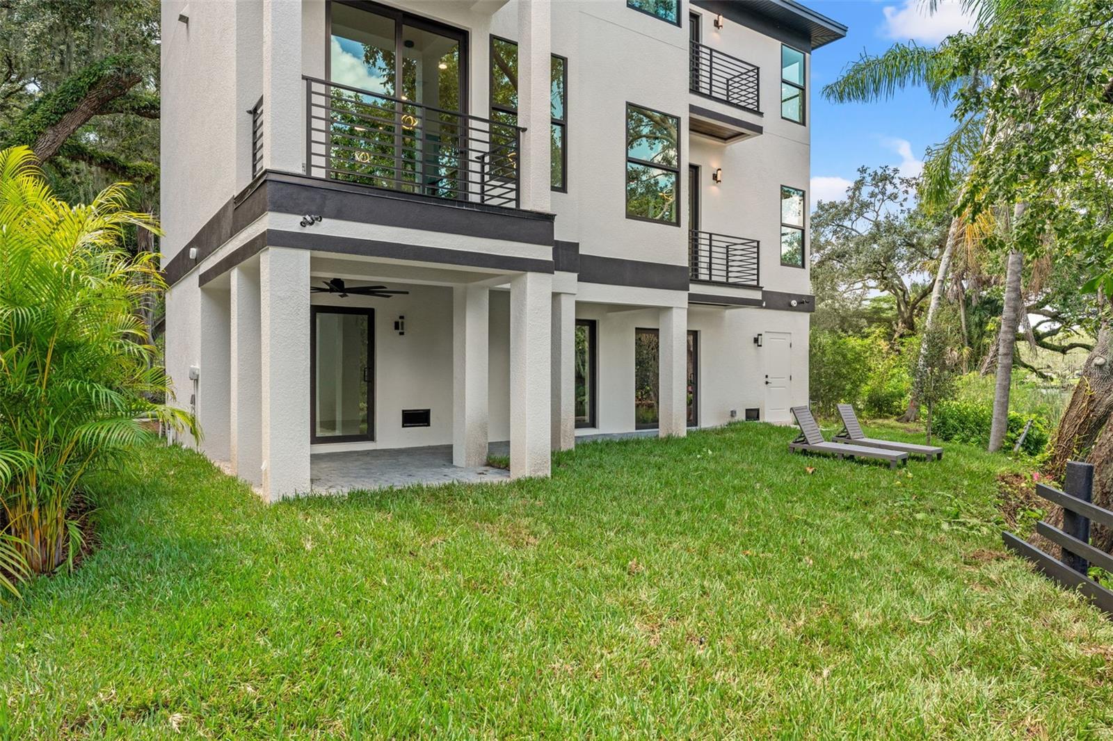 321 W HANLON ST