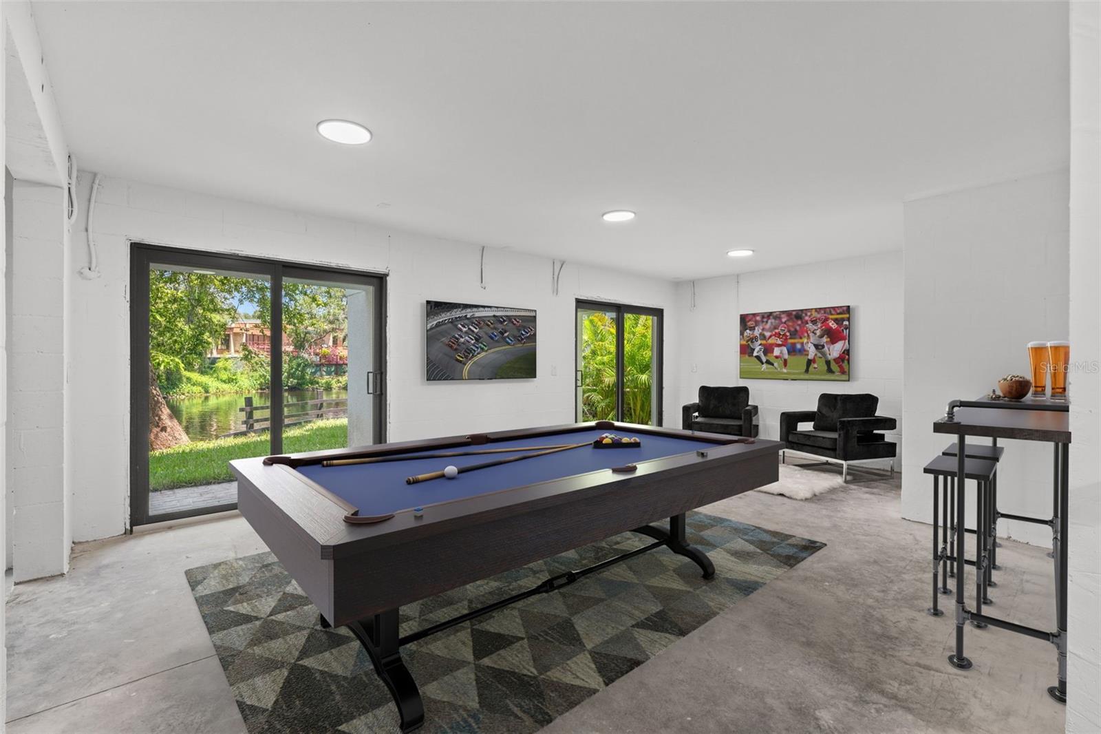 321 W HANLON ST