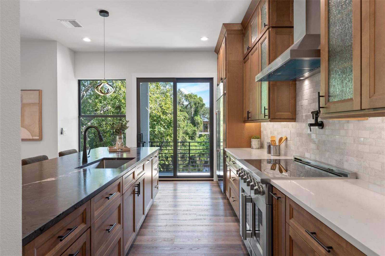 321 W HANLON ST