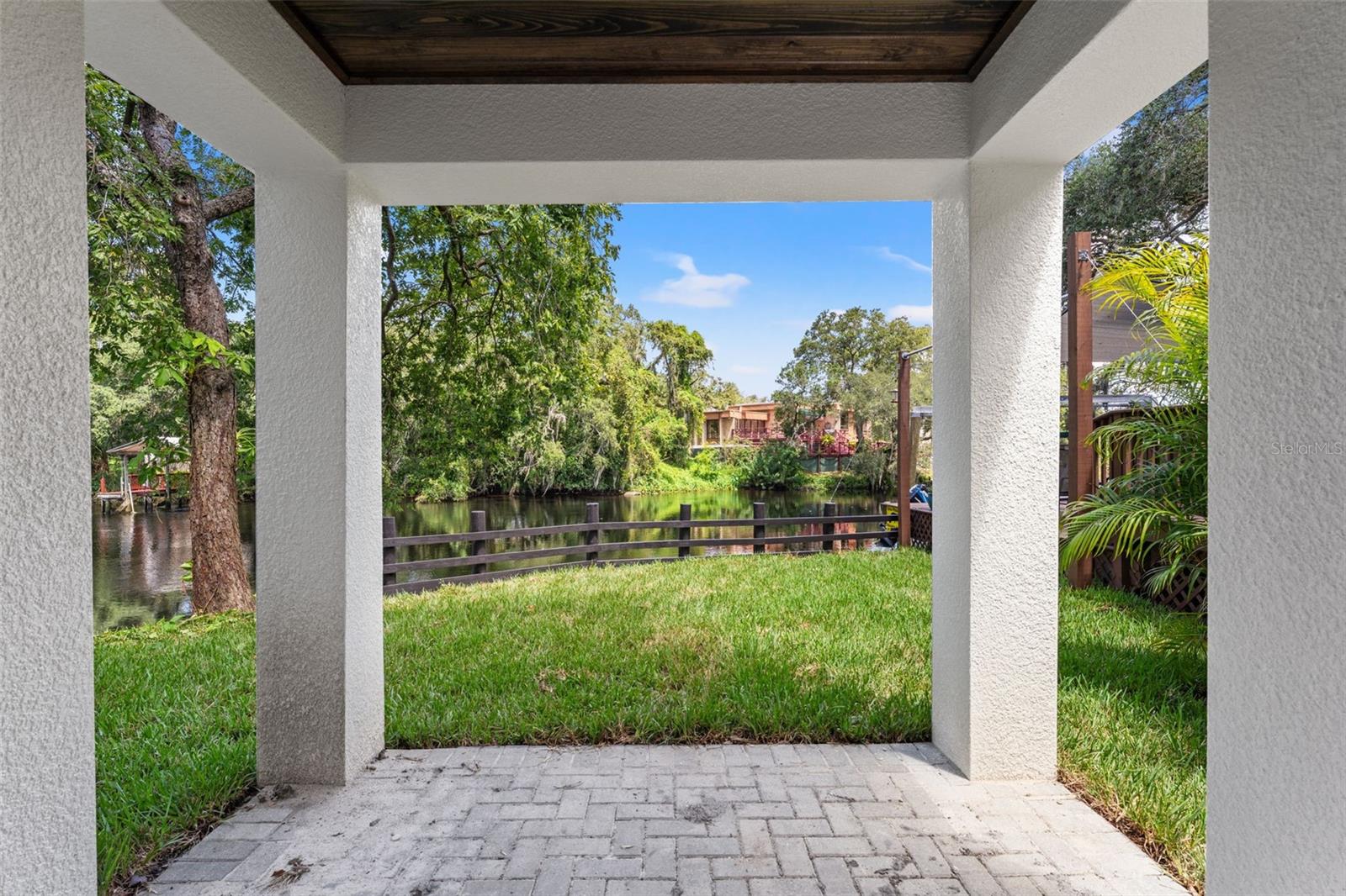 321 W HANLON ST