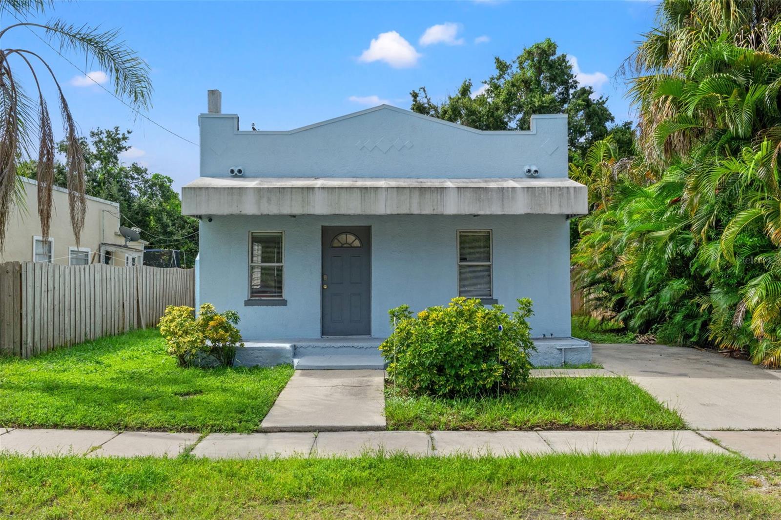 735 27TH AVE W