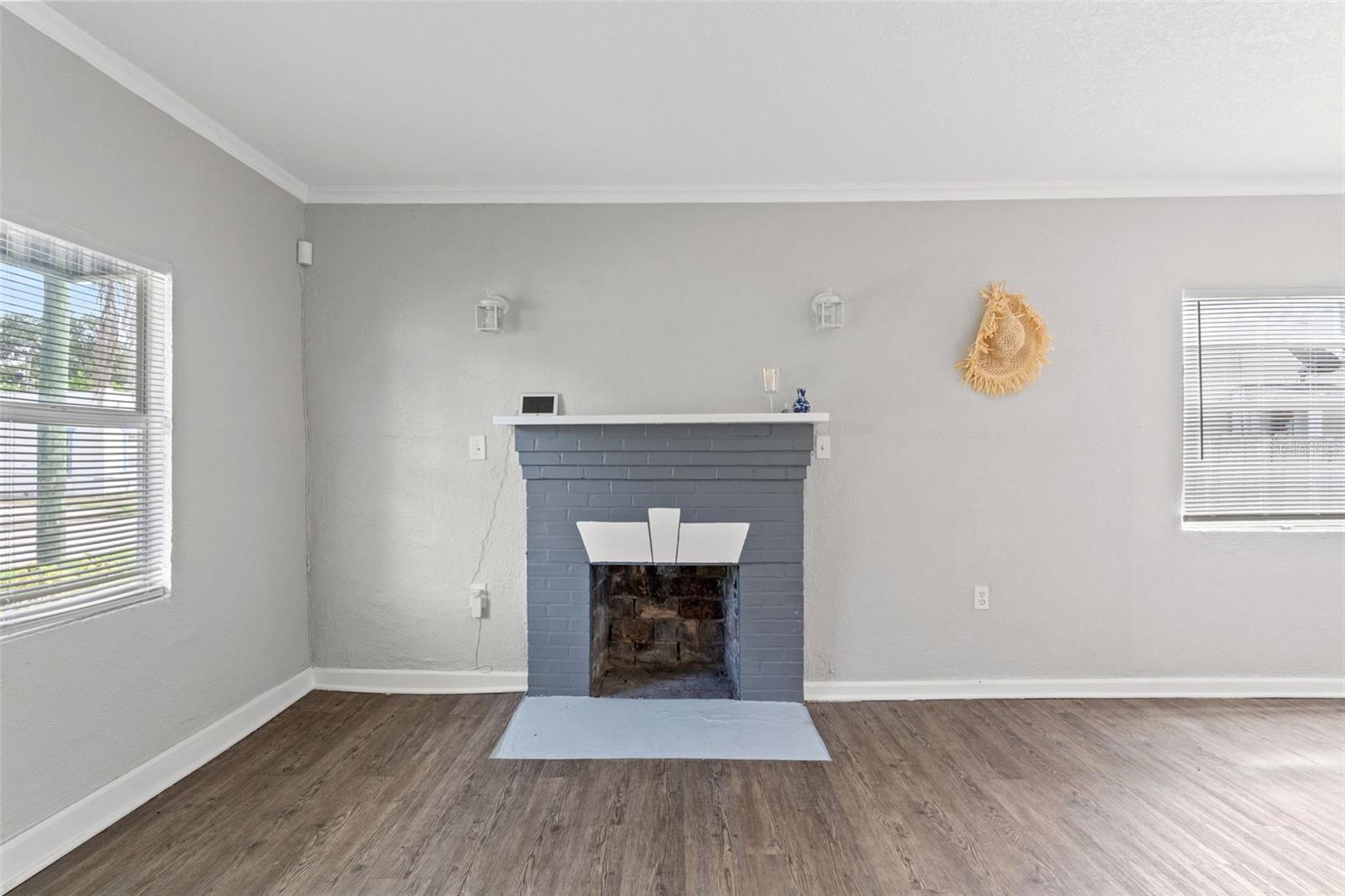 735 27TH AVE W
