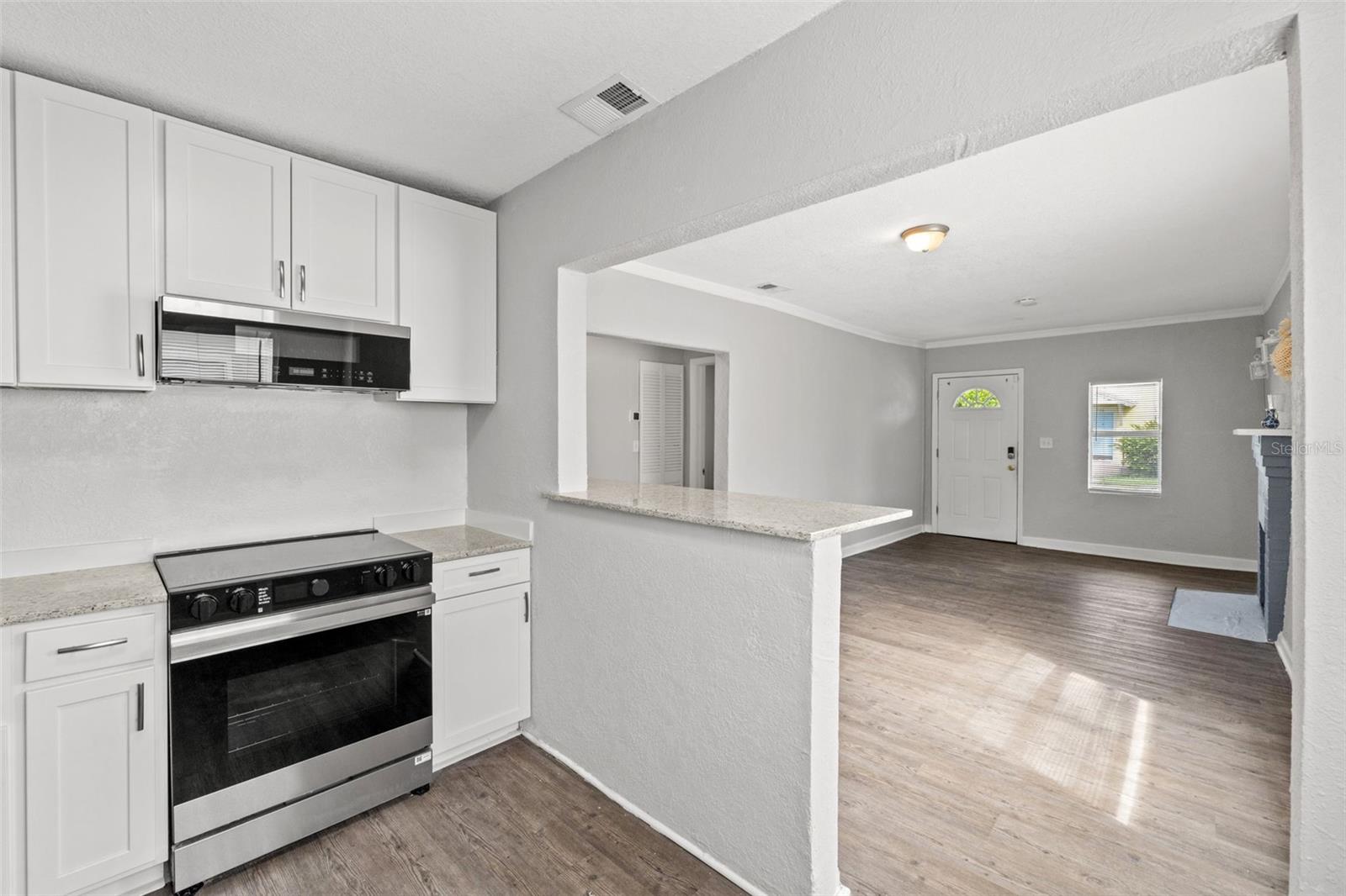 735 27TH AVE W