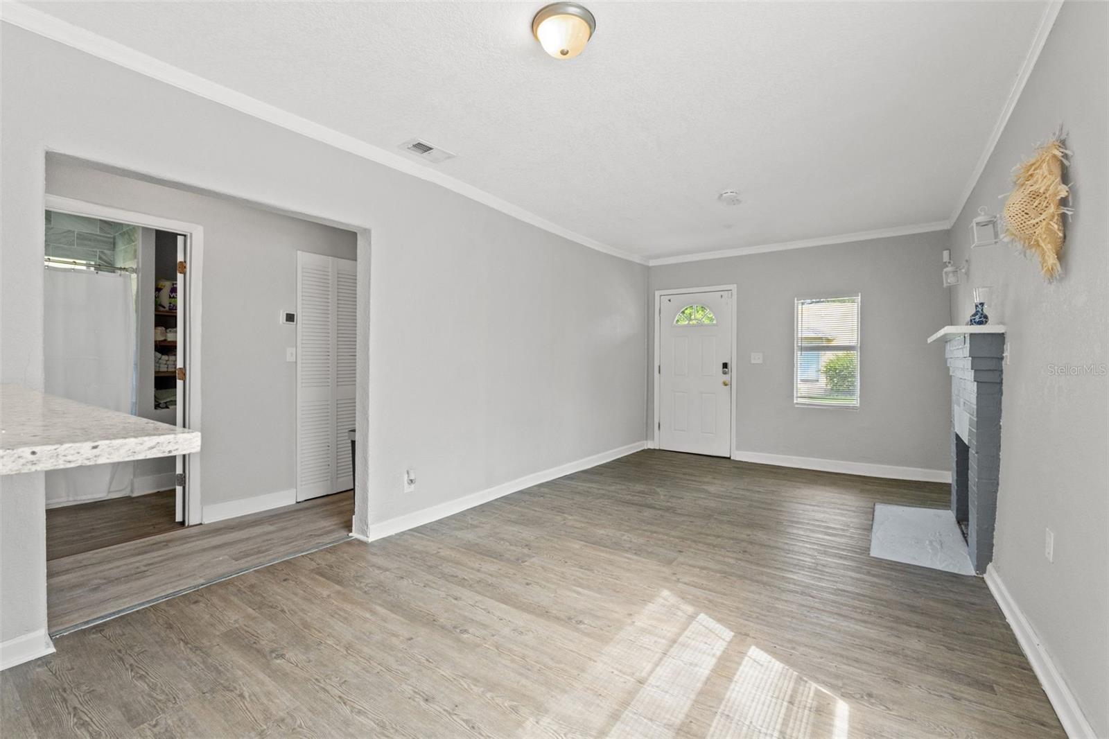 735 27TH AVE W