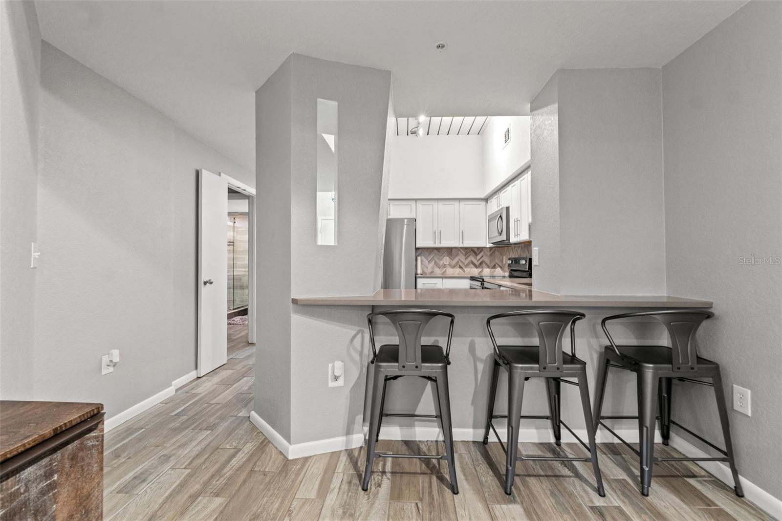2411 W HORATIO ST #519