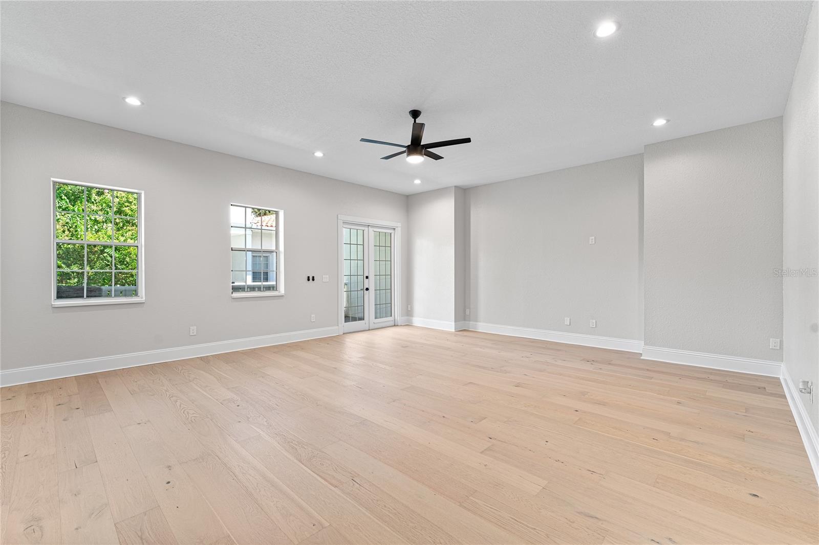 5601 BAYSHORE BLVD #E