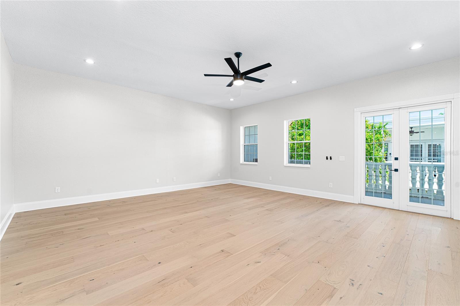 5601 BAYSHORE BLVD #E