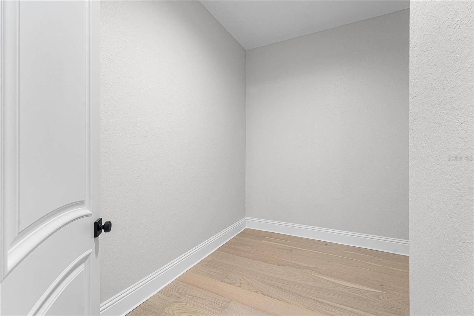 5601 BAYSHORE BLVD #E