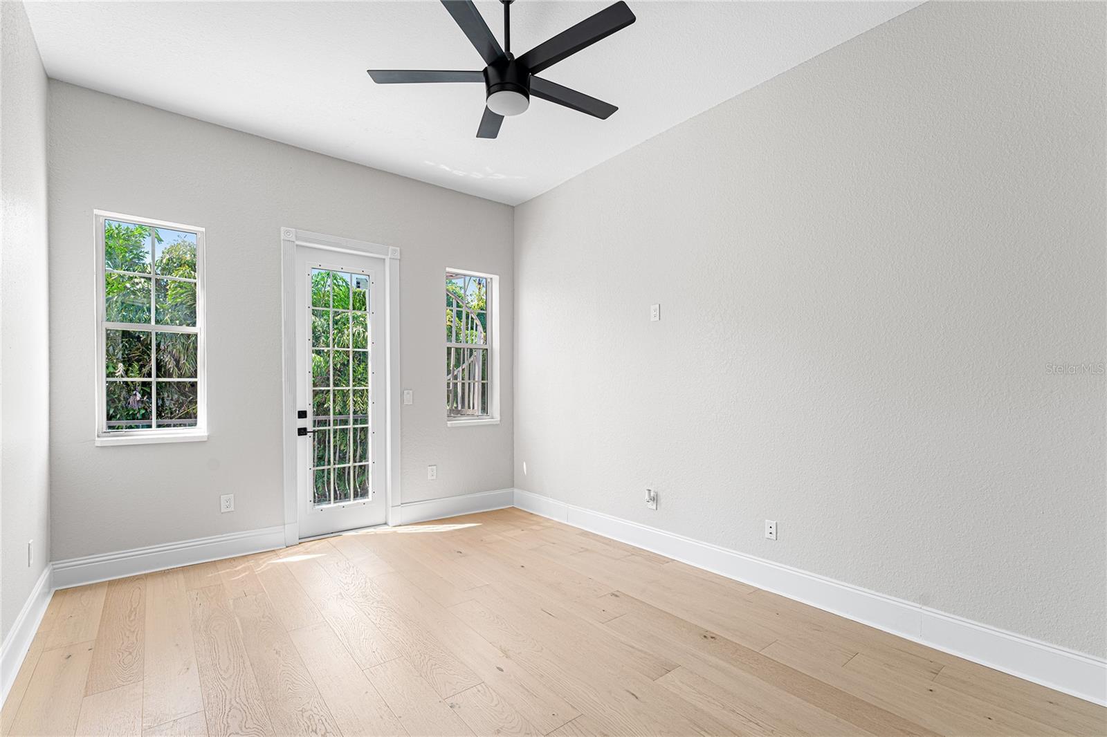 5601 BAYSHORE BLVD #E