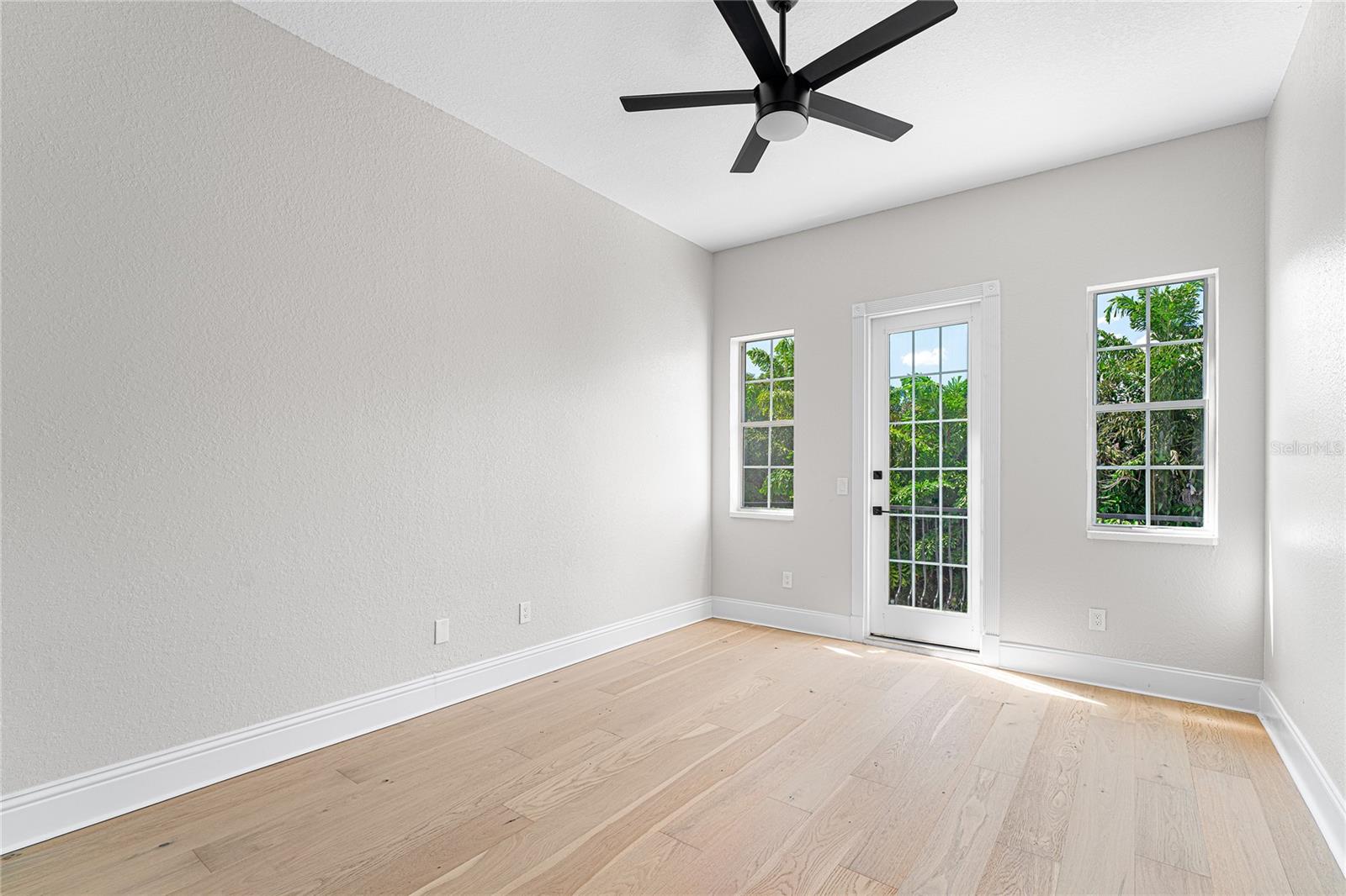 5601 BAYSHORE BLVD #E